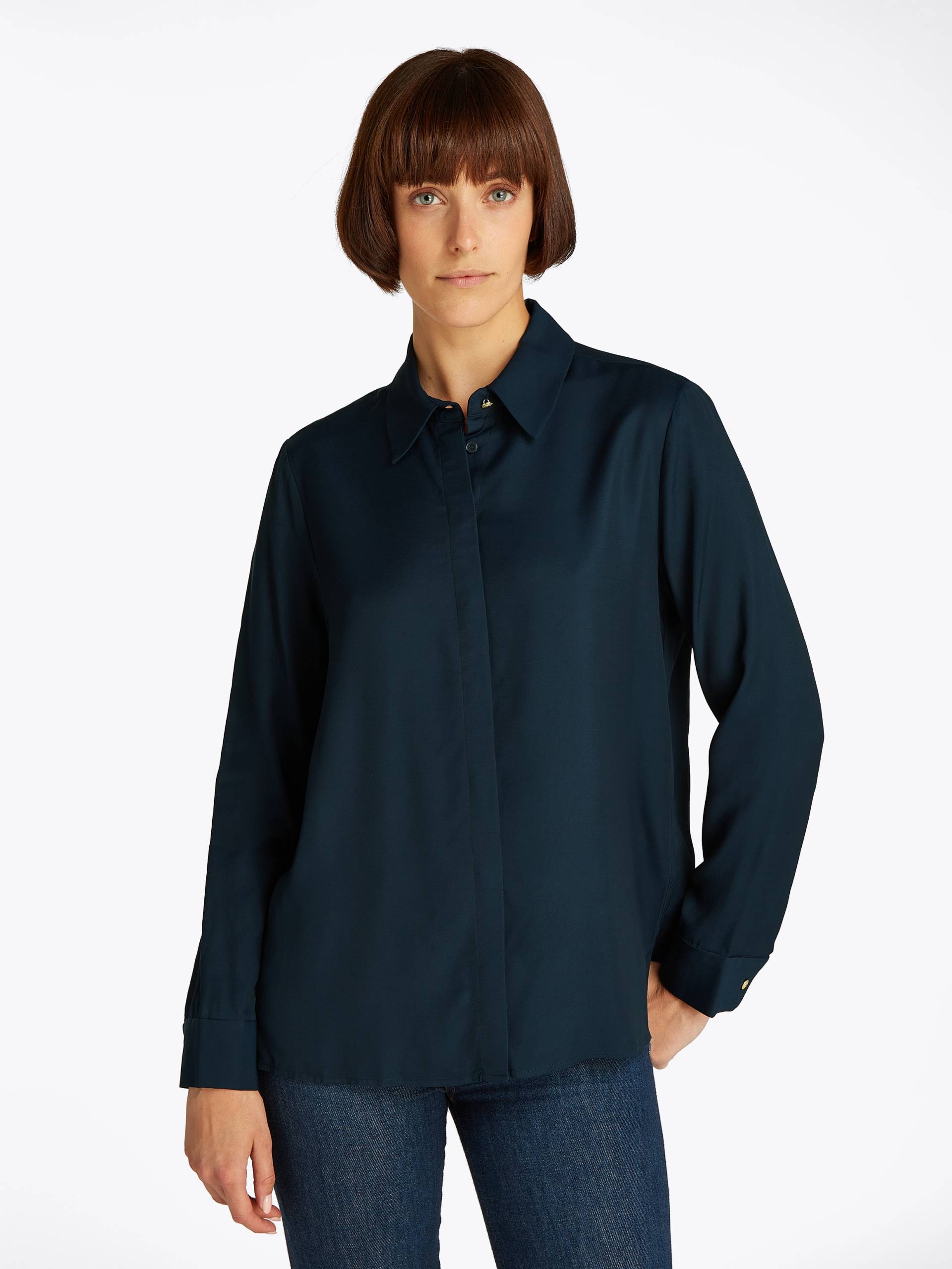 Tommy Hilfiger Hemdbluse »SOFT VISCOSE REGULAR LS SHIRT«, in Unifarbe, mit Metalllabel Tommy Hilfiger Hemdbluse »SOFT VISCOSE REGULAR LS SHIRT«, in Unifarbe, mit Metalllabel von TOMMY HILFIGER