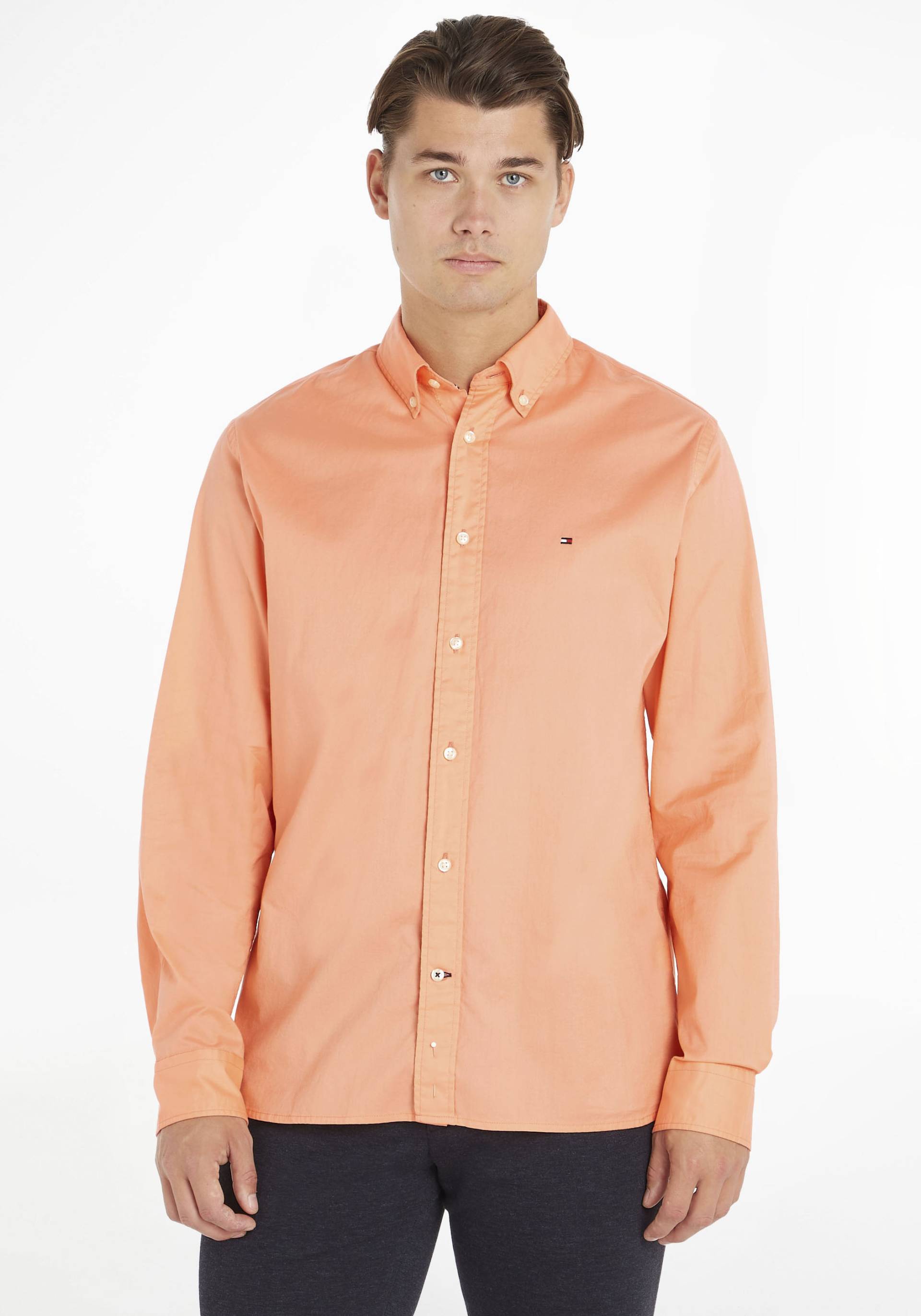 Tommy Hilfiger Langarmhemd »FLEX POPLIN RF SHIRT«, mit Tommy Hilfiger Labelschild innen an der Knopfleiste von TOMMY HILFIGER