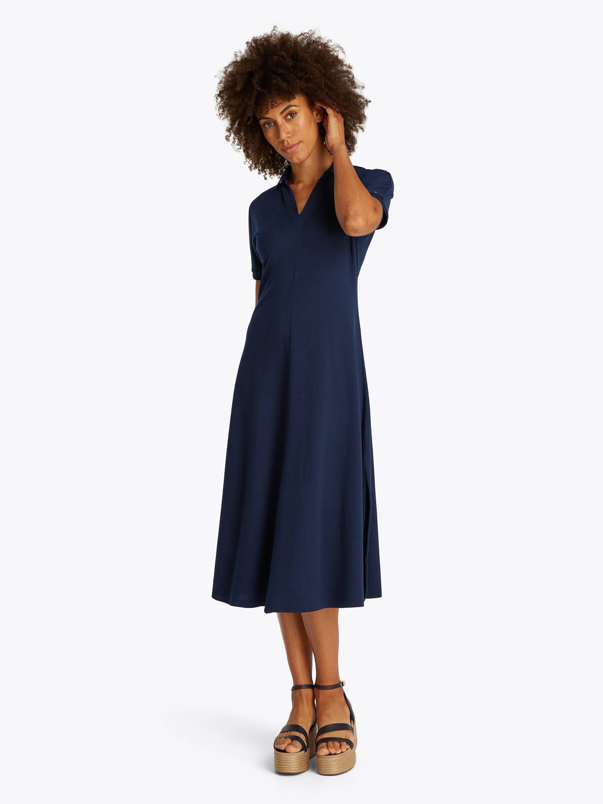 Tommy Hilfiger Polokleid »LYOCELL OPEN-NK MIDI DRESS«, in Midi-Länge, mit angeschnittenen Ärmeln Tommy Hilfiger Polokleid »LYOCELL OPEN-NK MIDI DRESS«, in Midi-Länge, mit angeschnittenen Ärmeln von TOMMY HILFIGER
