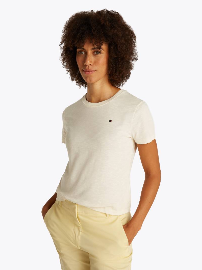 Tommy Hilfiger Rundhalsshirt »SLUB REG C-NK SS«, mit Flammgarn-Struktur, mit Logostickerei von TOMMY HILFIGER