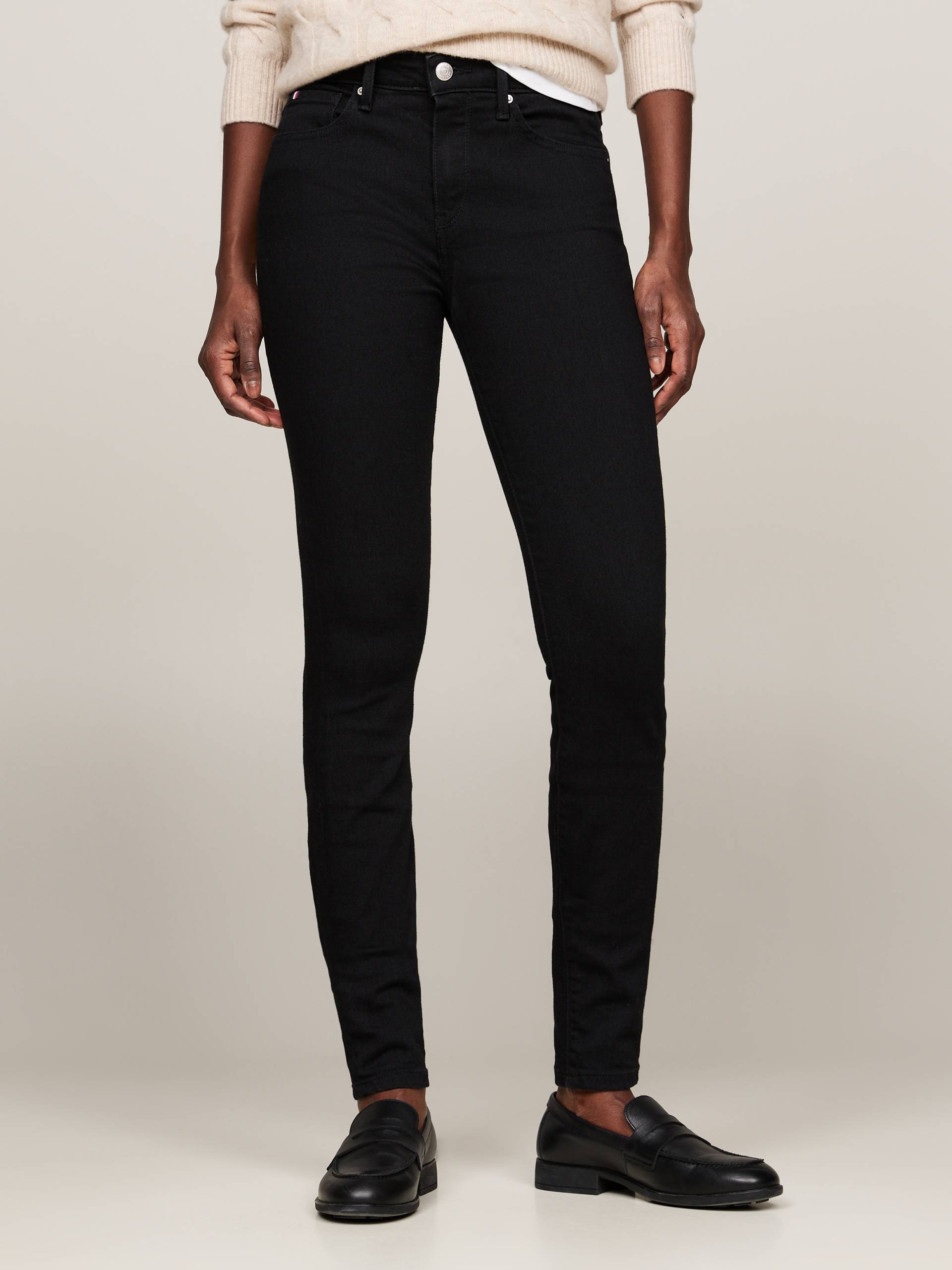 Tommy Hilfiger Skinny-fit-Jeans »COMO SKINNY RW BLACK«, mit Tommy Hilfiger Logo-Badge Tommy Hilfiger Skinny-fit-Jeans »COMO SKINNY RW BLACK«, mit Tommy Hilfiger Logo-Badge von TOMMY HILFIGER