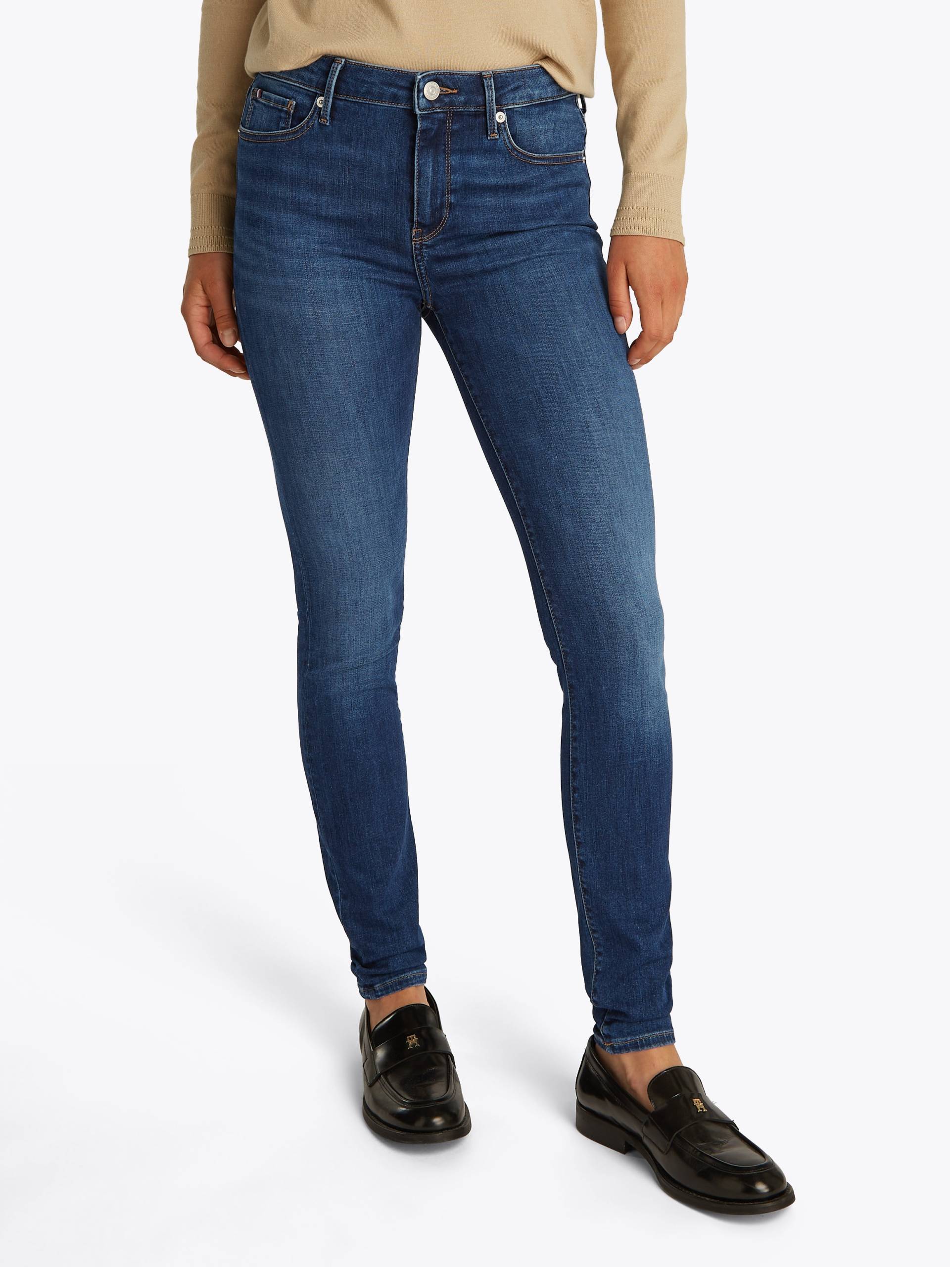 Tommy Hilfiger Skinny-fit-Jeans »COMO Skinny Regular Waist«, mit Logo-Badge, in Knöchellänge Tommy Hilfiger Skinny-fit-Jeans »COMO Skinny Regular Waist«, mit Logo-Badge, in Knöchellänge von TOMMY HILFIGER