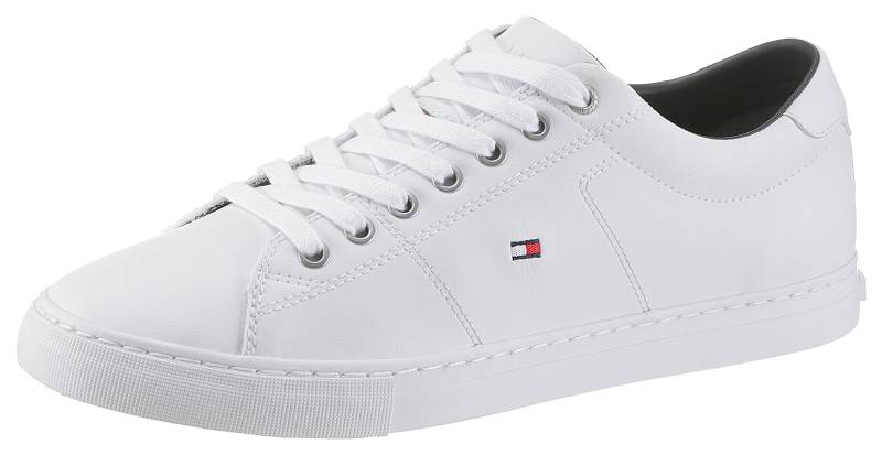 Tommy Hilfiger Sneaker »ESSENTIAL LEATHER SNEAKER«, Freizeitschuh, Halbschuh, Schnürschuh mit Flaggenstickerei von TOMMY HILFIGER