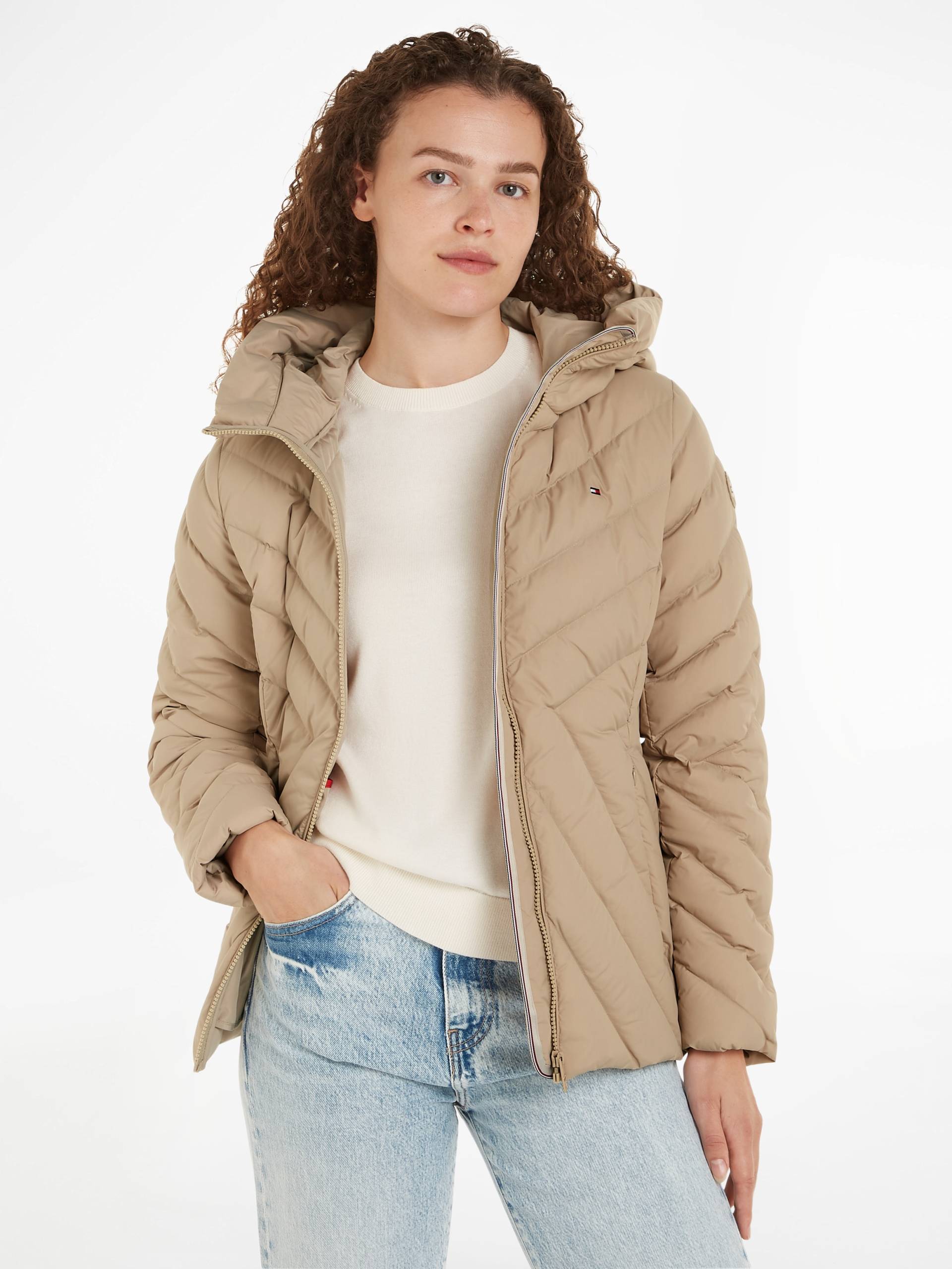 Tommy Hilfiger Steppjacke »CHEVRON MW PADDED JACKET«, mit Kapuze, mit mittelstarker Wattierung und Tommy Hilfiger Markenlabel Tommy Hilfiger Steppjacke »CHEVRON MW PADDED JACKET«, mit Kapuze, mit mittelstarker Wattierung und Tommy Hilfiger Markenlabel von TOMMY HILFIGER