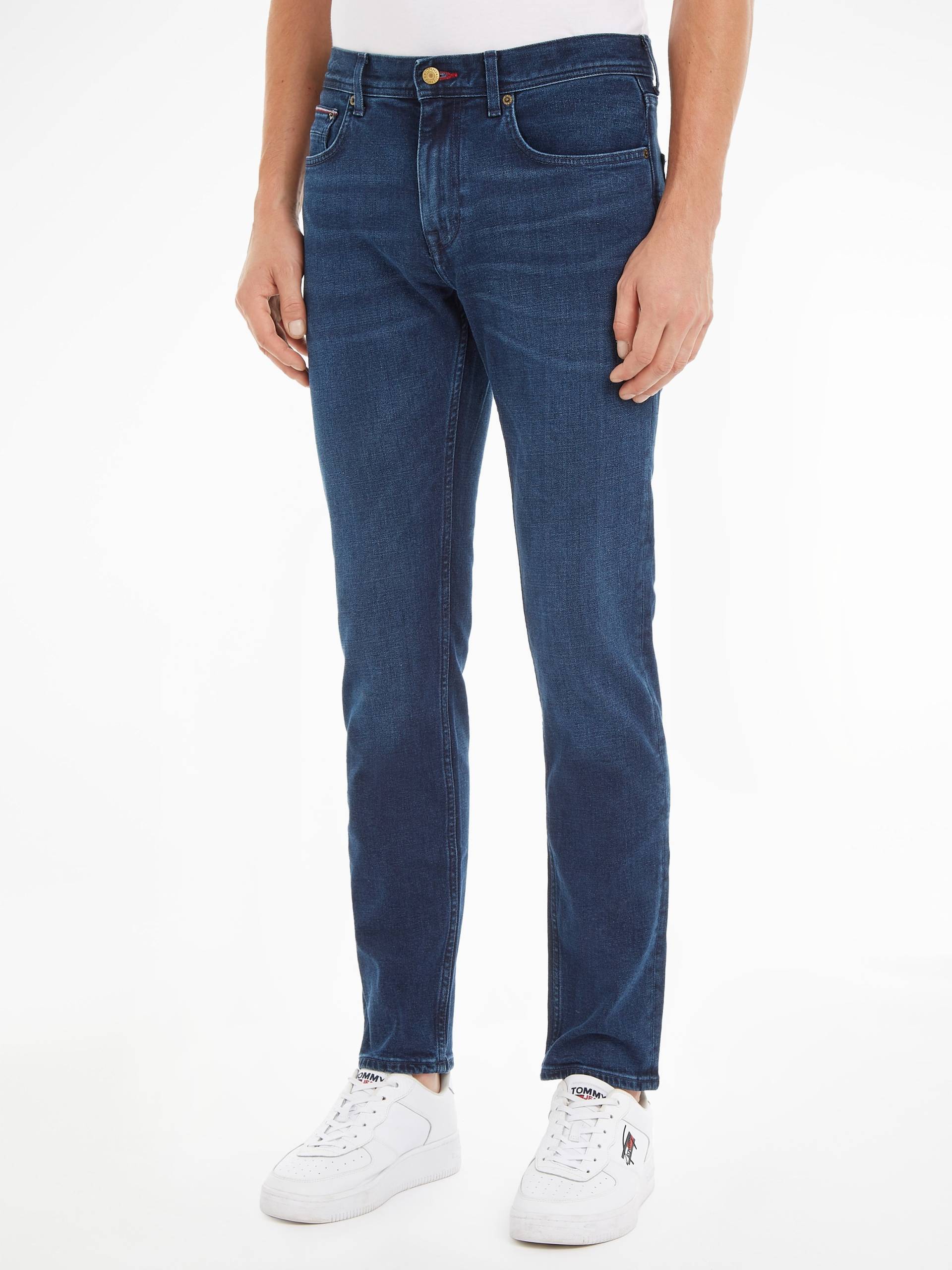 Tommy Hilfiger Straight-Jeans »Denton«, aus Baumwoll-Denim mit Stretch Tommy Hilfiger Straight-Jeans »Denton«, aus Baumwoll-Denim mit Stretch von TOMMY HILFIGER