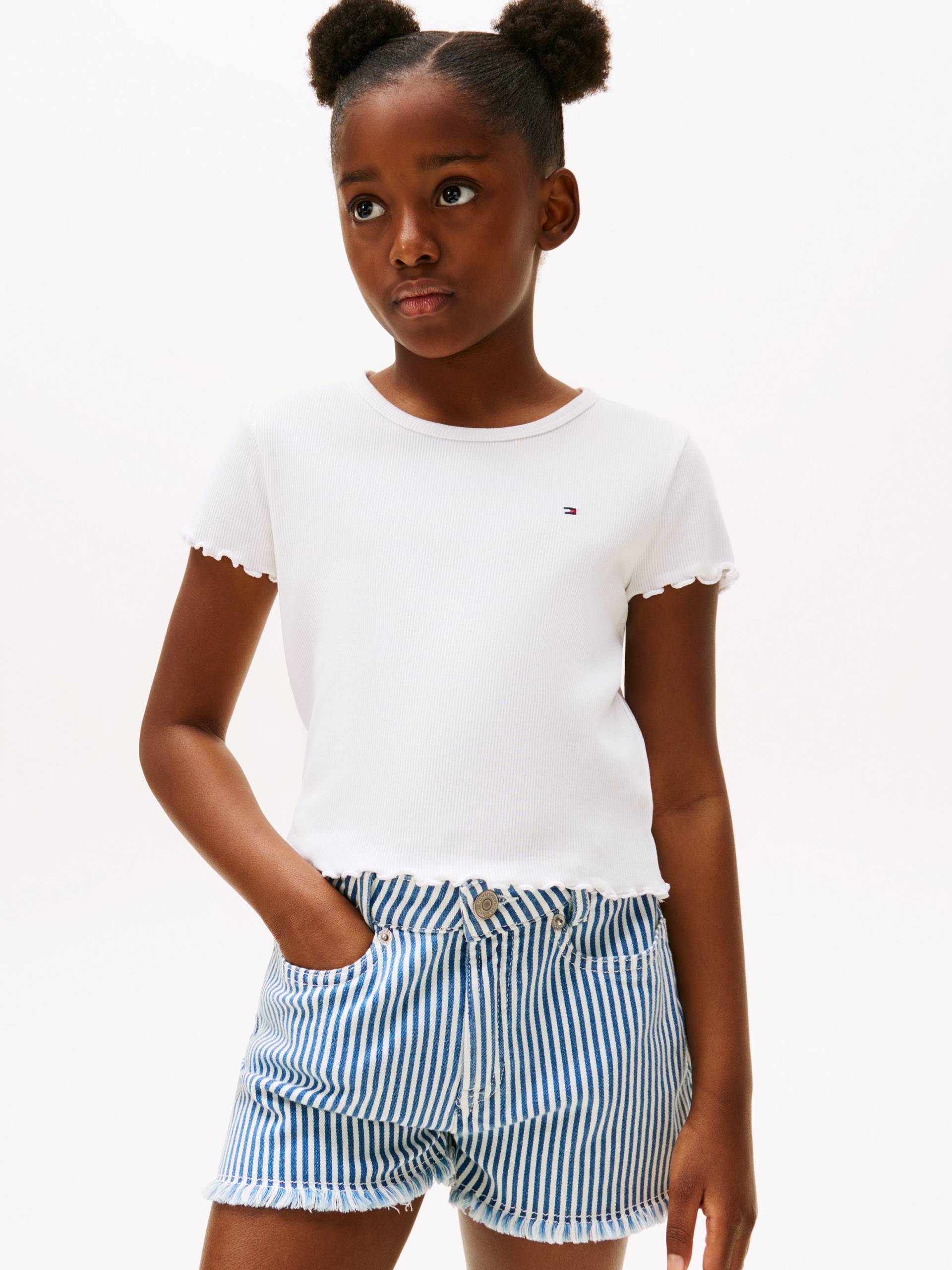 Tommy Hilfiger T-Shirt »ESSENTIAL RIB TOP SS«, mit Babylock-Kanten, mit Logostickerei Tommy Hilfiger T-Shirt »ESSENTIAL RIB TOP SS«, mit Babylock-Kanten, mit Logostickerei von TOMMY HILFIGER