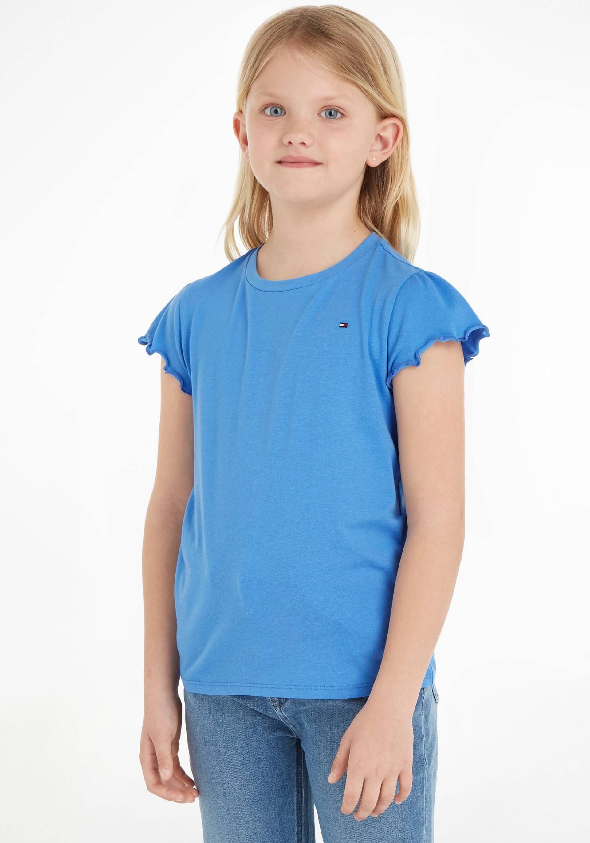 Tommy Hilfiger T-Shirt »ESSENTIAL RUFFLE SLEEVE TOP S/S«, mit Bogenkante, Logostickerei Tommy Hilfiger T-Shirt »ESSENTIAL RUFFLE SLEEVE TOP S/S«, mit Bogenkante, Logostickerei von TOMMY HILFIGER