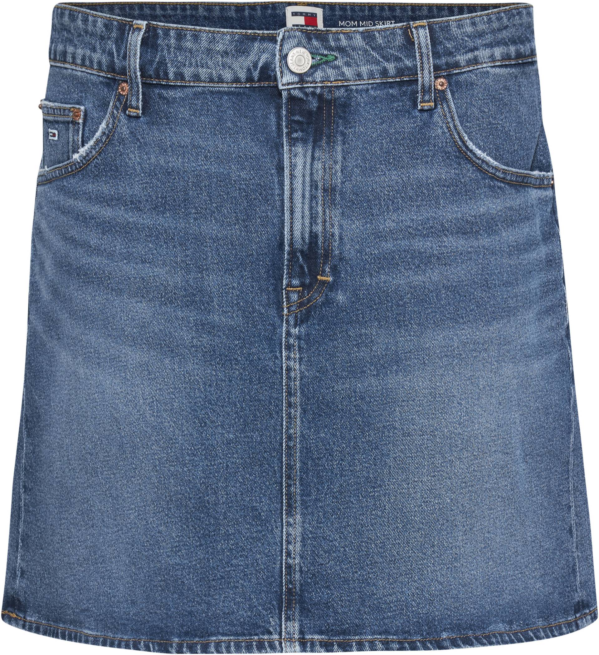 Tommy Jeans Curve Jeansrock »CRV MOM UH SKIRT AH6158«, Webrock mit Logostickerei Tommy Jeans Curve Jeansrock »CRV MOM UH SKIRT AH6158«, Webrock mit Logostickerei von TOMMY JEANS Curve