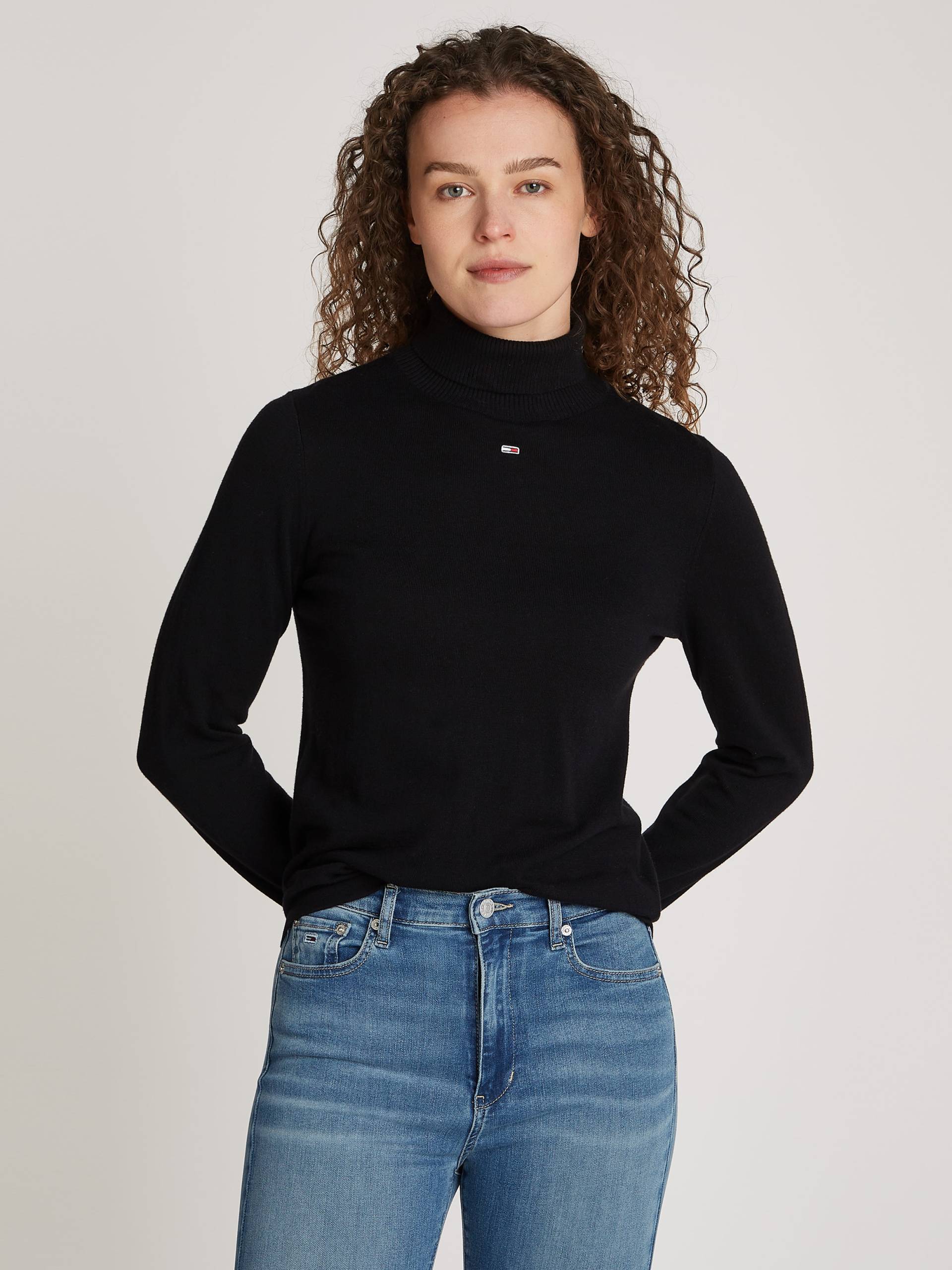 Tommy Jeans Curve Rollkragenpullover »TJW ESSENTIAL TRTLNK SWEATER EXT«, mit Rollkragen, Logo-Flag Tommy Jeans Curve Rollkragenpullover »TJW ESSENTIAL TRTLNK SWEATER EXT«, mit Rollkragen, Logo-Flag von TOMMY JEANS Curve