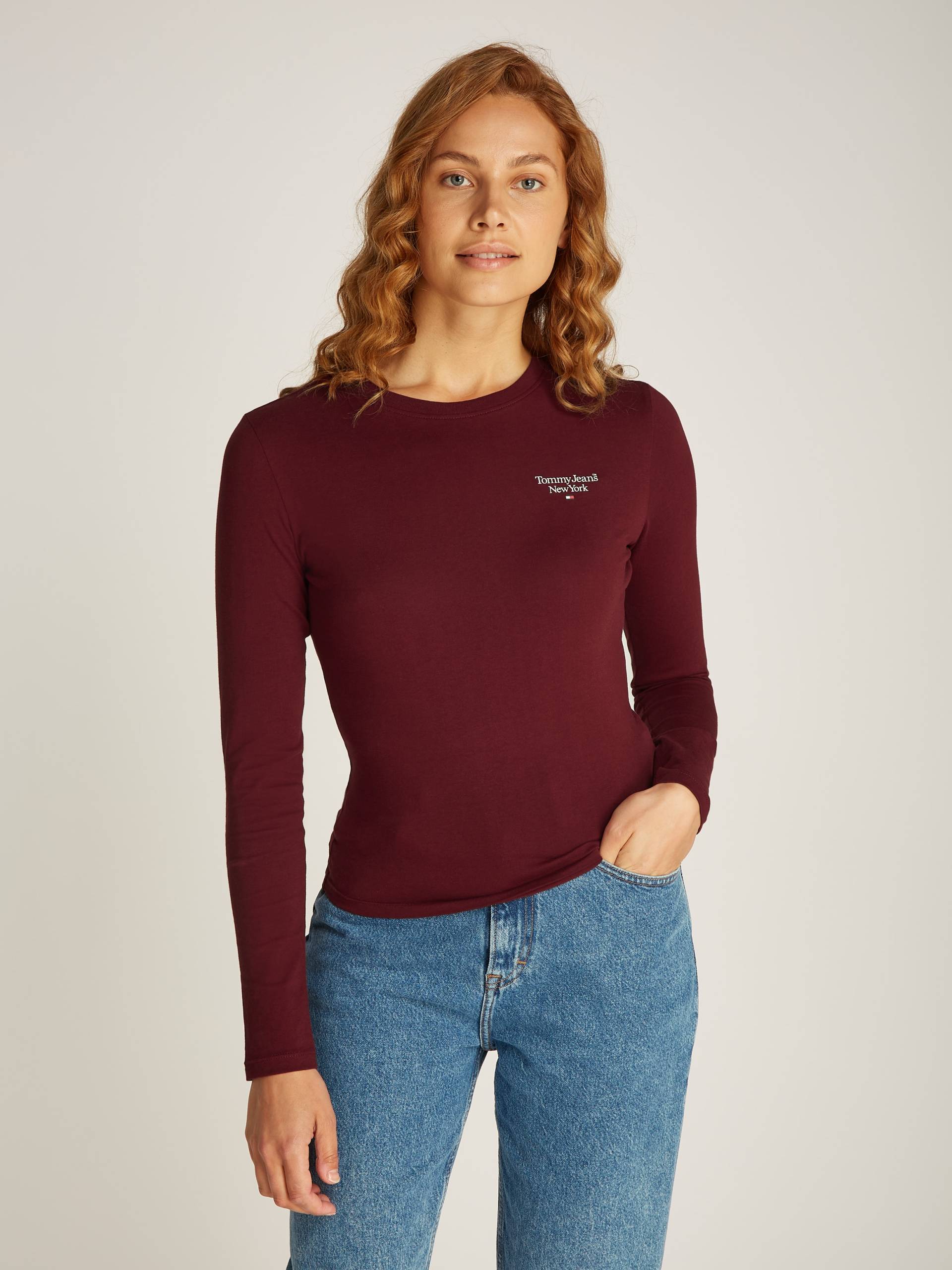 Tommy Jeans Curve T-Shirt »TJW SLIM ESSENTIAL LOGO 2 LS EXT«, in Grossen Grössen mit Logoschriftzug Tommy Jeans Curve T-Shirt »TJW SLIM ESSENTIAL LOGO 2 LS EXT«, in Grossen Grössen mit Logoschriftzug von TOMMY JEANS Curve