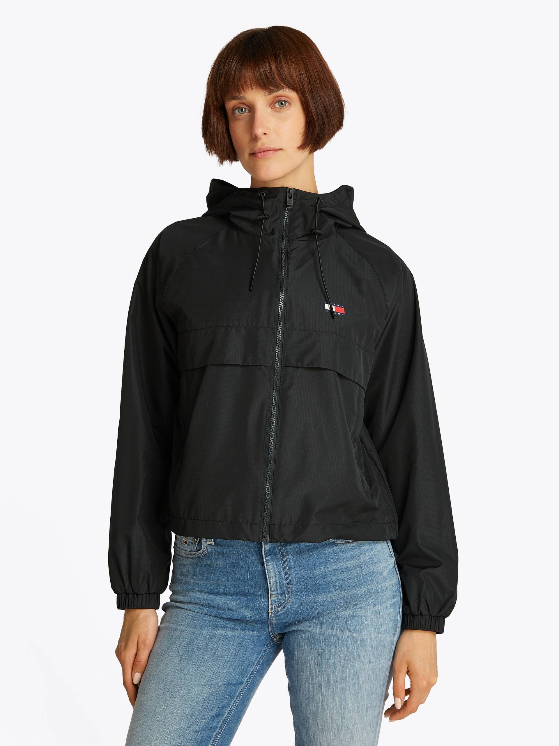 Tommy Jeans Curve Windbreaker »TJW ESSENTIAL WINDBREAKER EXT«, in Grossen Grössen Tommy Jeans Curve Windbreaker »TJW ESSENTIAL WINDBREAKER EXT«, in Grossen Grössen von TOMMY JEANS Curve