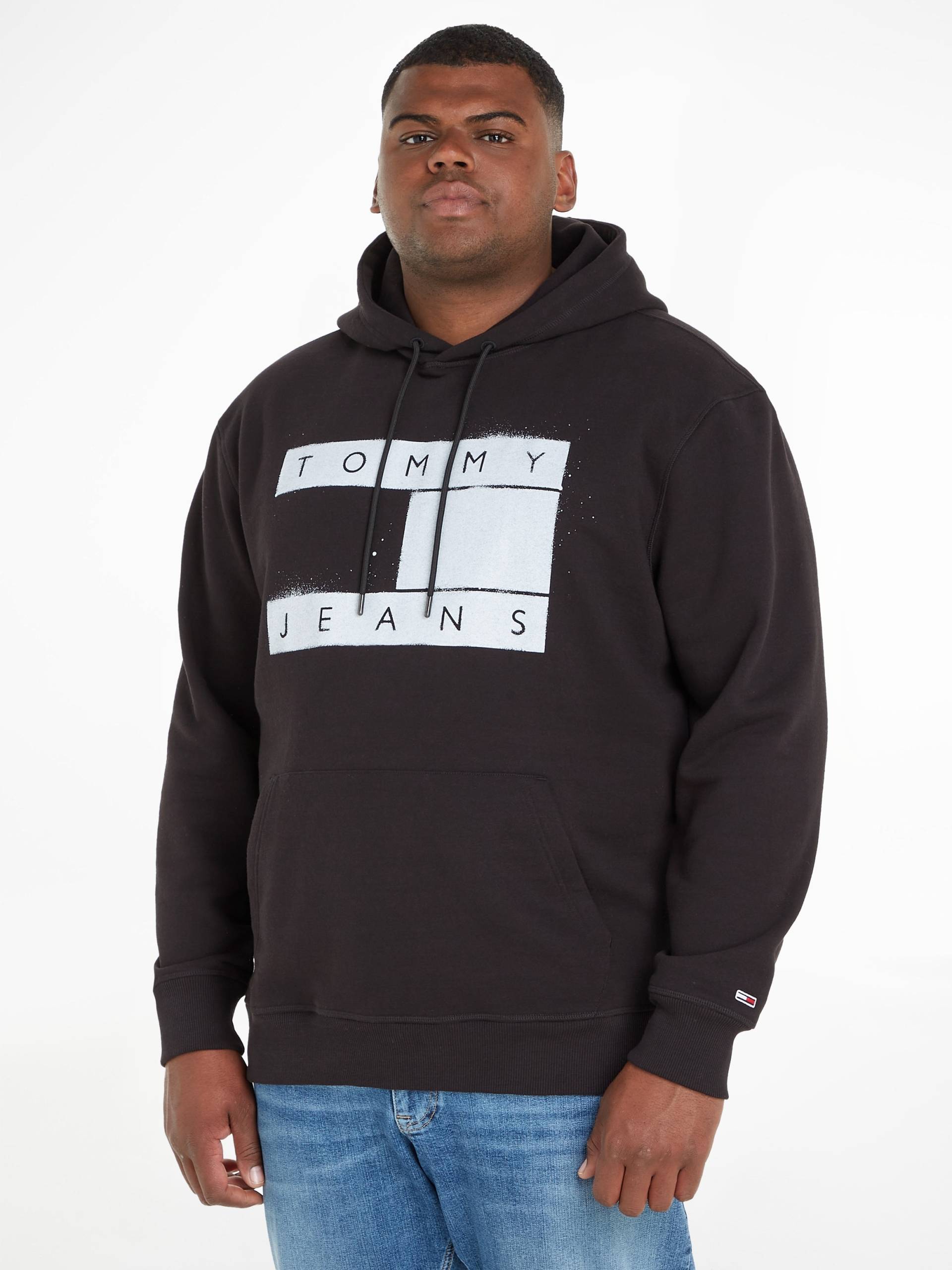 Tommy Jeans Plus Hoodie »TJM PLUS RLX FLAG SPRAY HOODIE« von TOMMY JEANS Plus