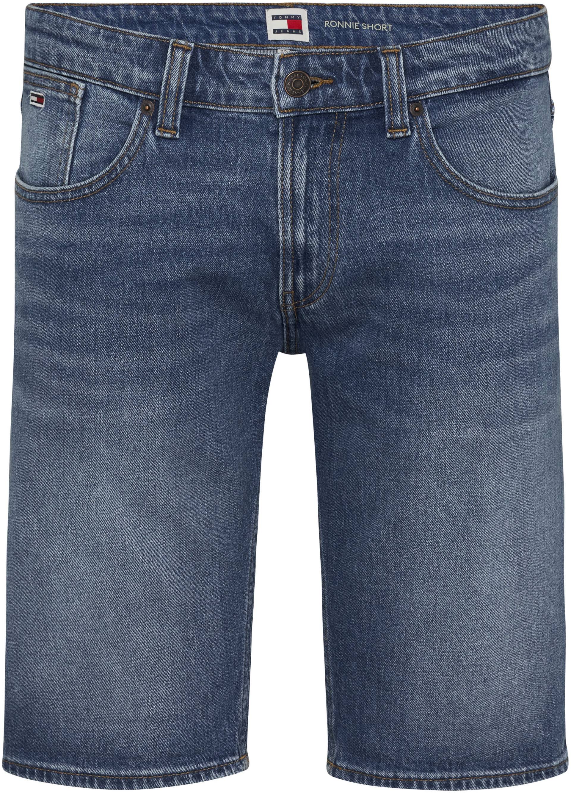 Tommy Jeans Plus Jeansshorts »PLUS RONNIE SHORT«, Grosse Grössen, mit Used-Effekten Tommy Jeans Plus Jeansshorts »PLUS RONNIE SHORT«, Grosse Grössen, mit Used-Effekten von TOMMY JEANS Plus