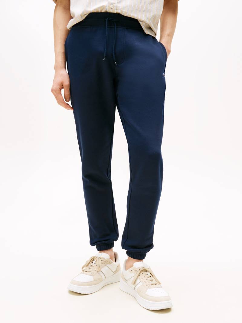 Tommy Jeans Plus Sweathose »TJM SLIM S FLAG SWEATPANT EXT«, Mit elastischem Bund von TOMMY JEANS Plus