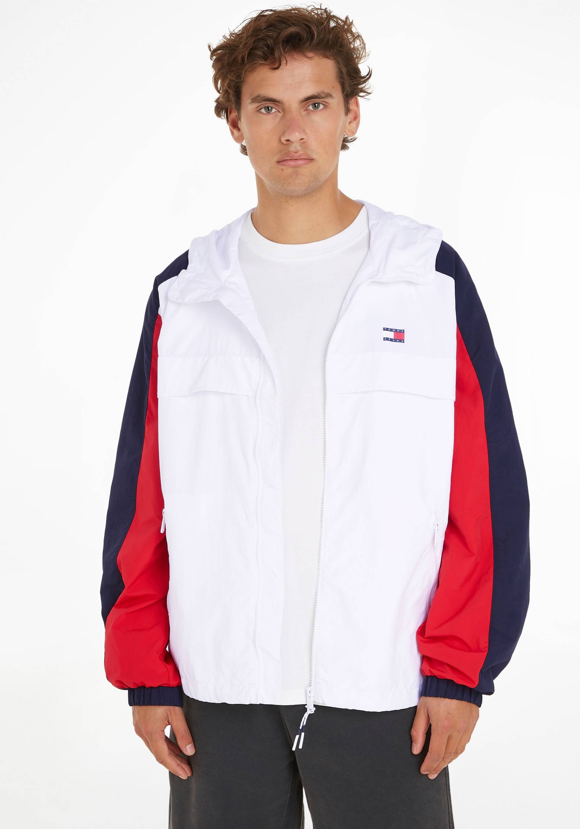 Tommy Jeans Plus Windbreaker »TJM CHICAGO CLBK WINDBREAKER EXT«, mit Kapuze, Grosse Grössen Tommy Jeans Plus Windbreaker »TJM CHICAGO CLBK WINDBREAKER EXT«, mit Kapuze, Grosse Grössen von TOMMY JEANS Plus