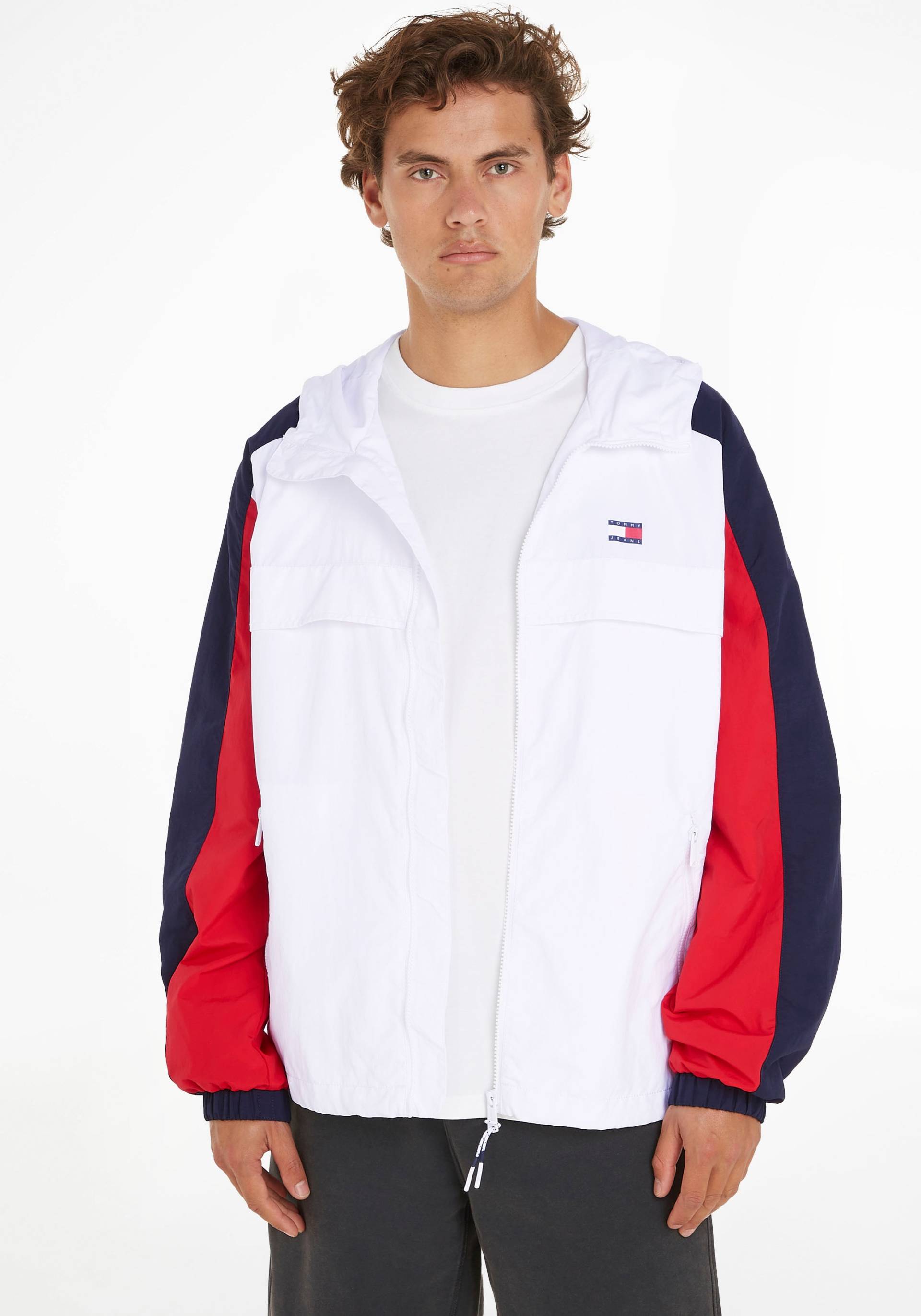 Tommy Jeans Plus Windbreaker »TJM CHICAGO CLBK WINDBREAKER EXT«, mit Kapuze von TOMMY JEANS Plus