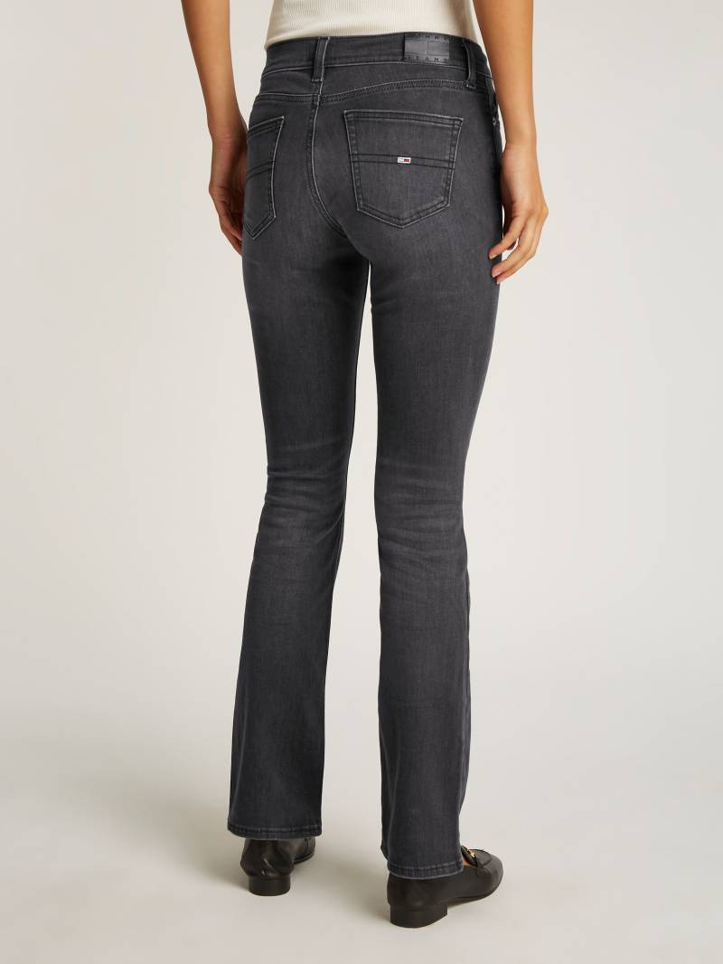 Tommy Jeans Bootcut-Jeans »Maddie Mid Rise Bootcut«, in hellblauer Waschung von TOMMY JEANS
