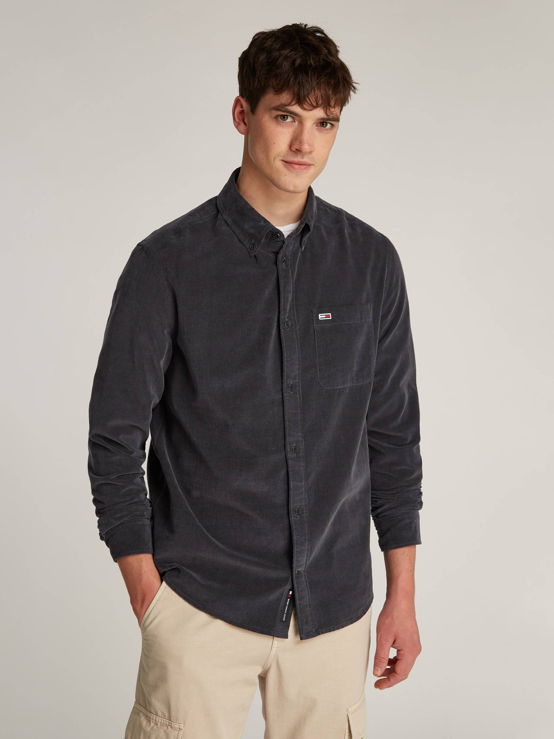 Tommy Jeans Hemdjacke »TJM ENTRY CORD SHIRT EXT«, mit Brusttasche und Logostickerei von TOMMY JEANS