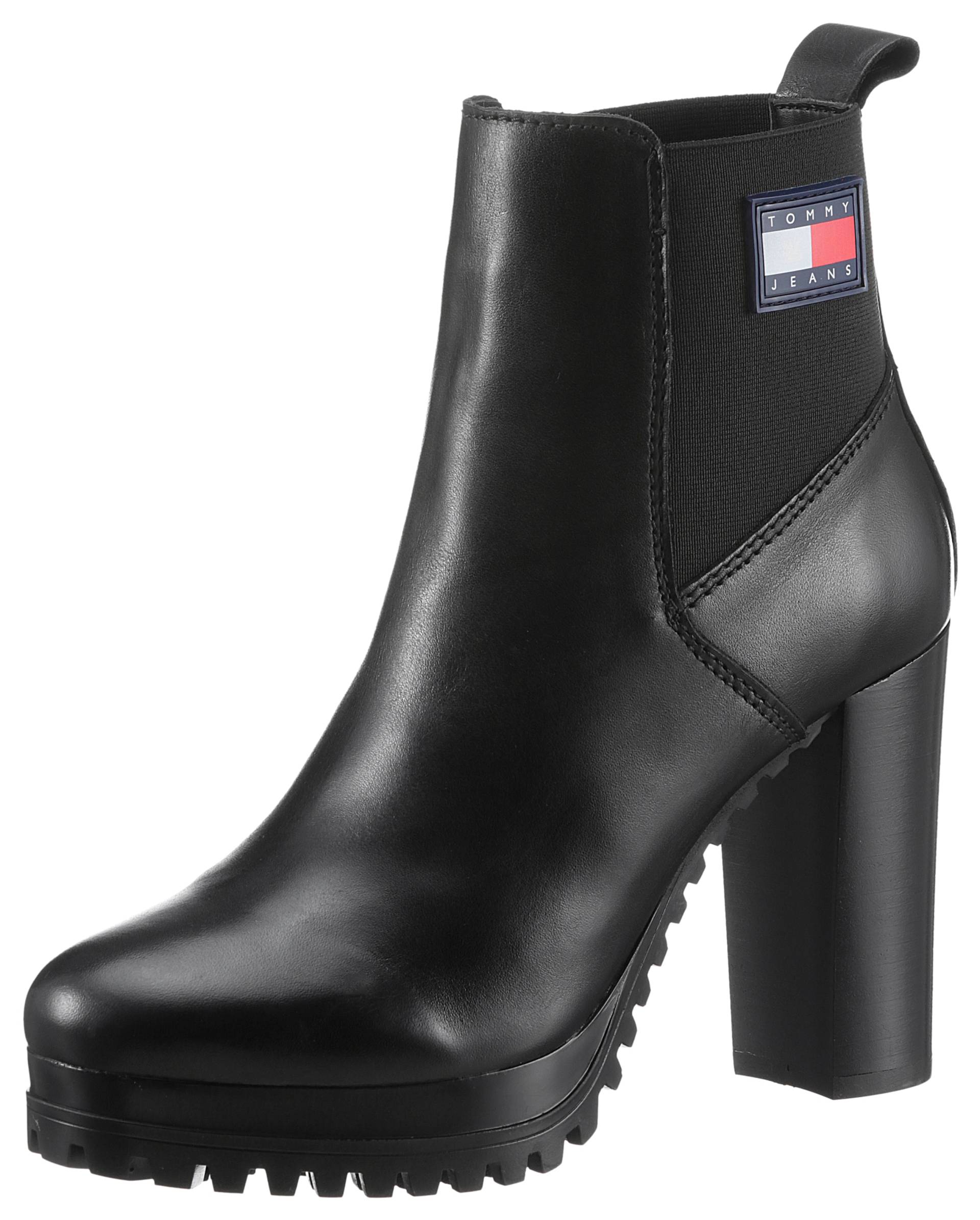 Tommy Jeans High-Heel-Stiefelette »TJW NEW ESS HIGH HEEL BOOT«, Blockabsatz, Partymode, Ankleboots in schmaler Form Tommy Jeans High-Heel-Stiefelette »TJW NEW ESS HIGH HEEL BOOT«, Blockabsatz, Partymode, Ankleboots in schmaler Form von TOMMY JEANS