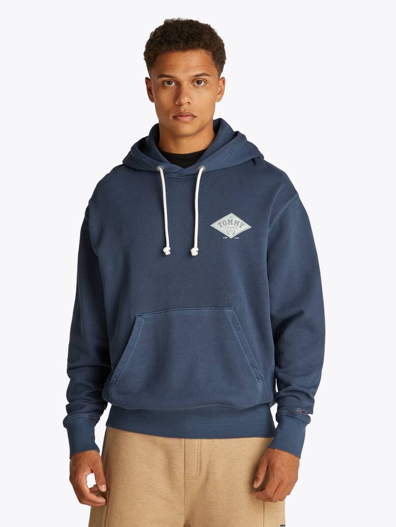 Tommy Jeans Kapuzensweatshirt »TJM RLX VARSITY GRAPHICS HOODIE«, mit grossem Rückenprint von TOMMY JEANS