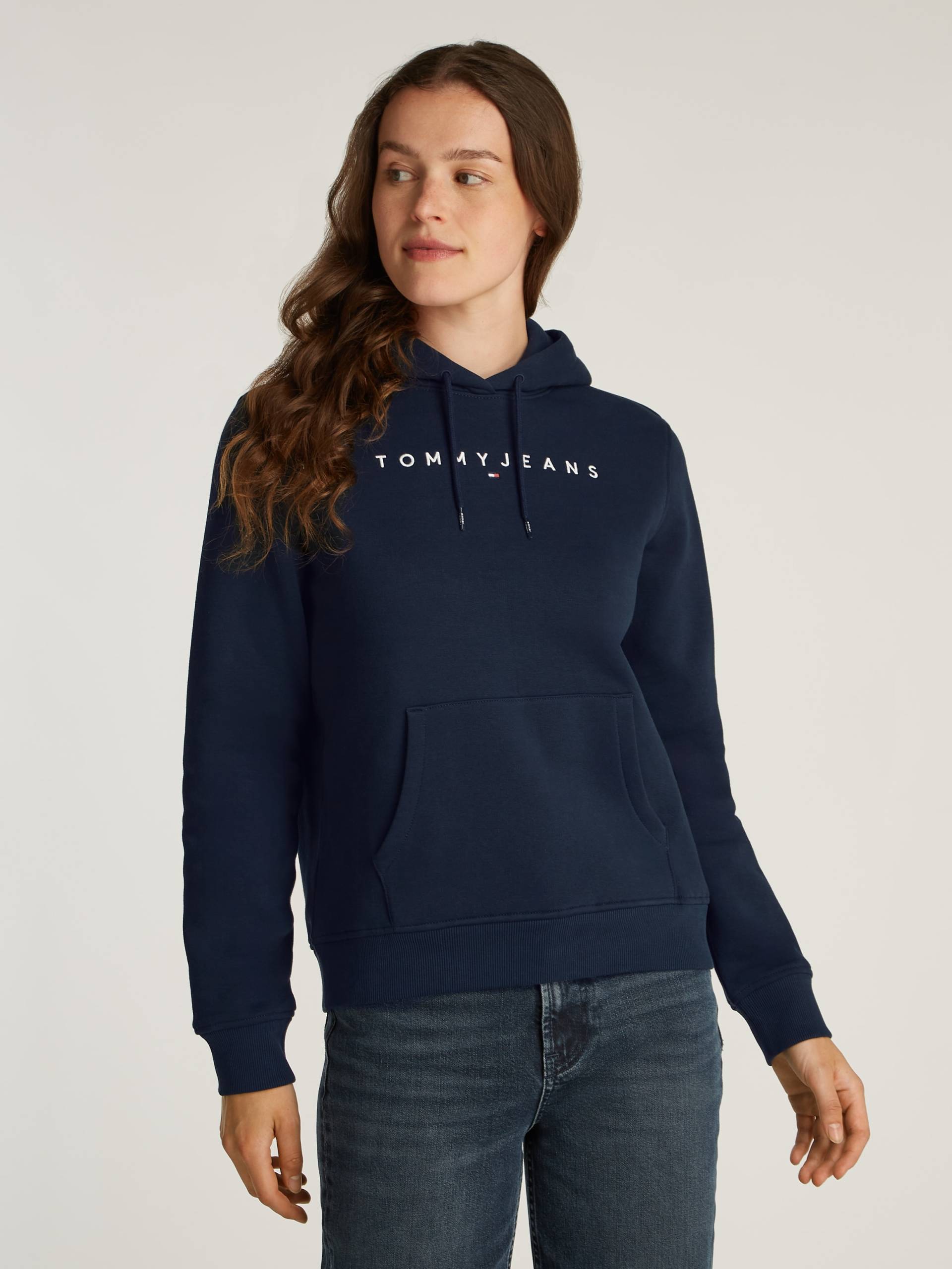 Tommy Jeans Kapuzensweatshirt »TJW REG LINEAR HOODIE«, mit Logoschriftzug Tommy Jeans Kapuzensweatshirt »TJW REG LINEAR HOODIE«, mit Logoschriftzug von TOMMY JEANS
