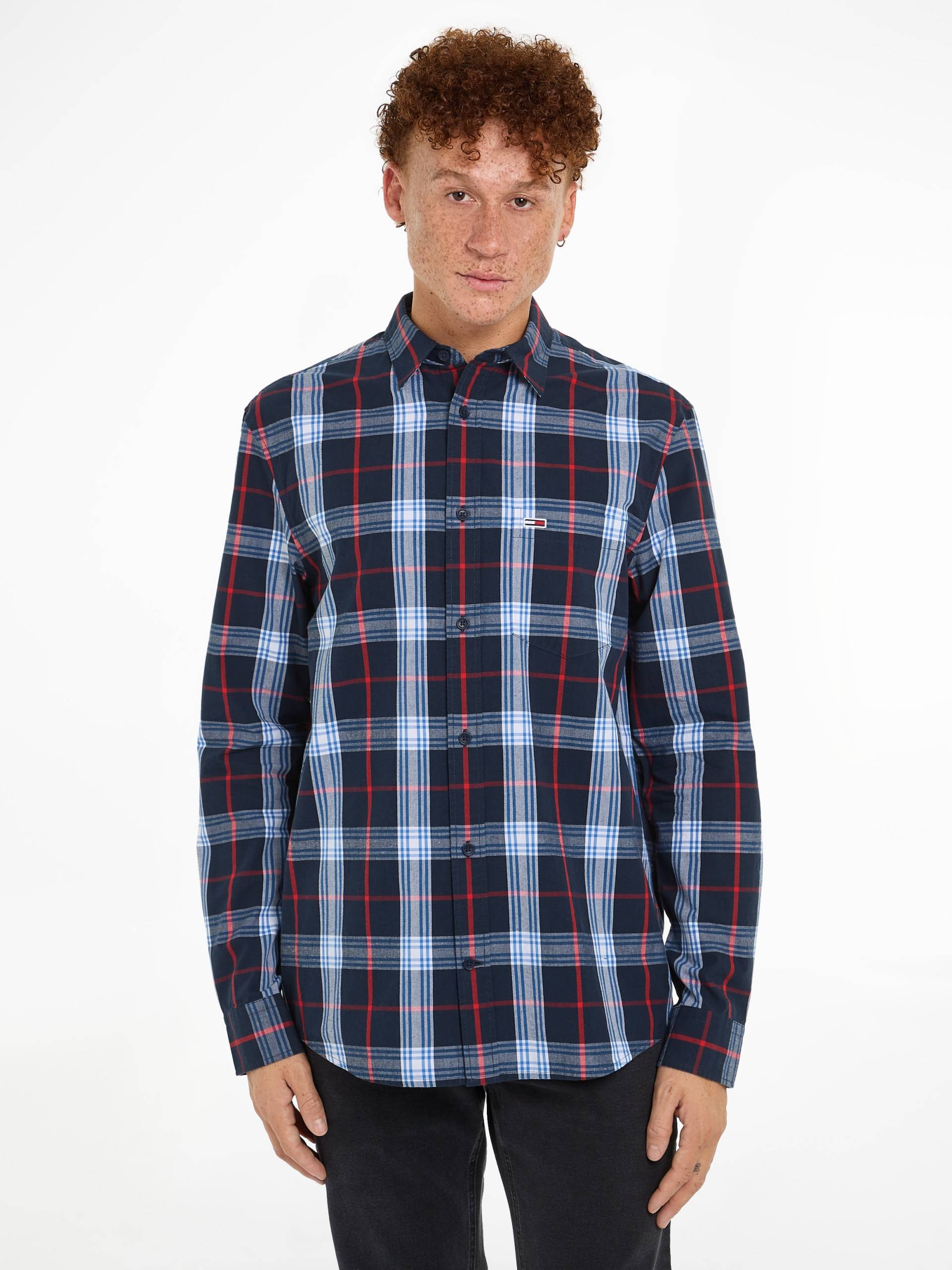 Tommy Jeans Langarmhemd »TJM REG POPLIN CHECK SHIRT«, mit Logostickerei Tommy Jeans Langarmhemd »TJM REG POPLIN CHECK SHIRT«, mit Logostickerei von TOMMY JEANS