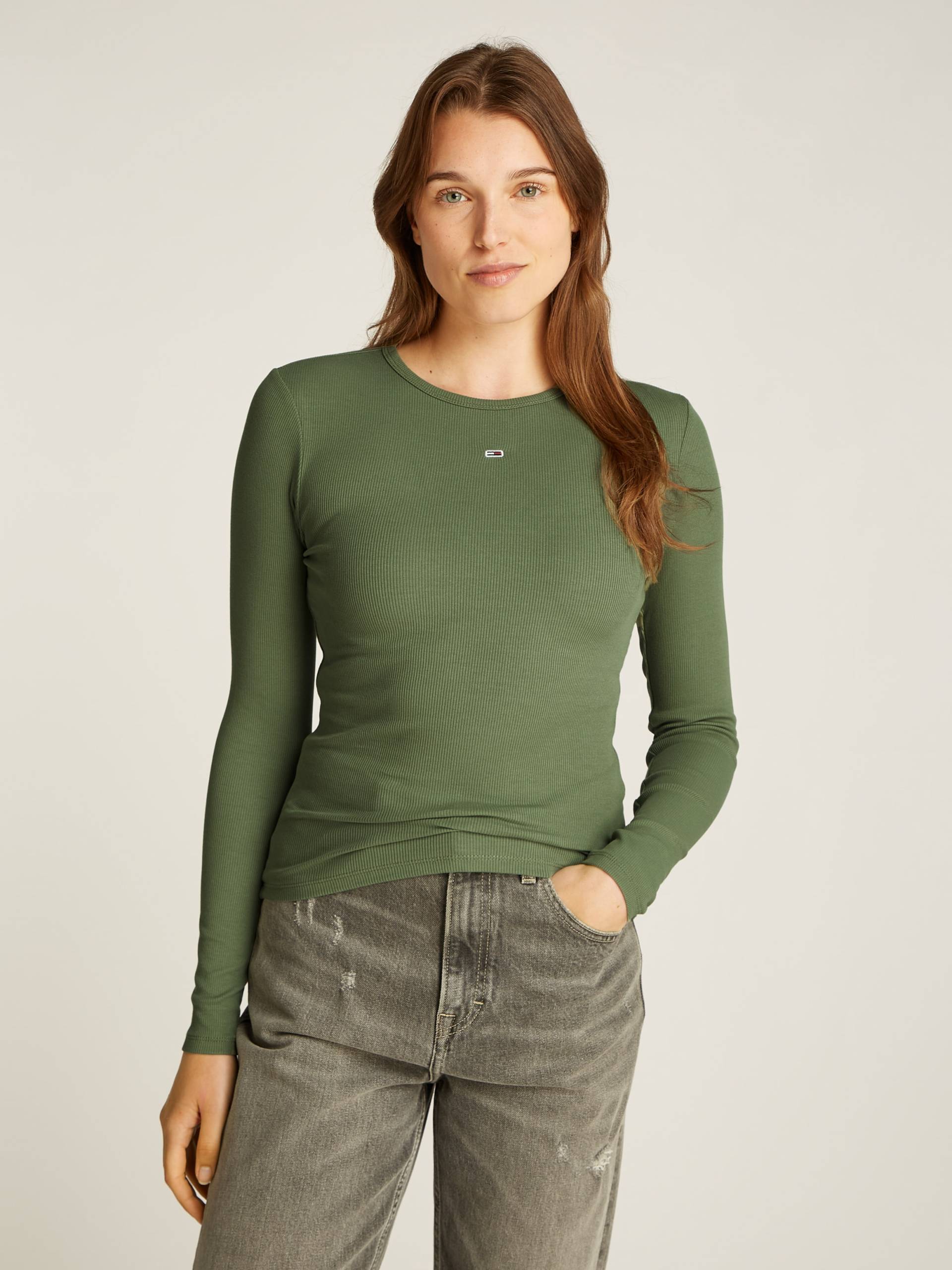 Tommy Jeans Langarmshirt »TJW SLIM ESSENTIAL RIB LS«, mit Logostickerei Tommy Jeans Langarmshirt »TJW SLIM ESSENTIAL RIB LS«, mit Logostickerei von TOMMY JEANS