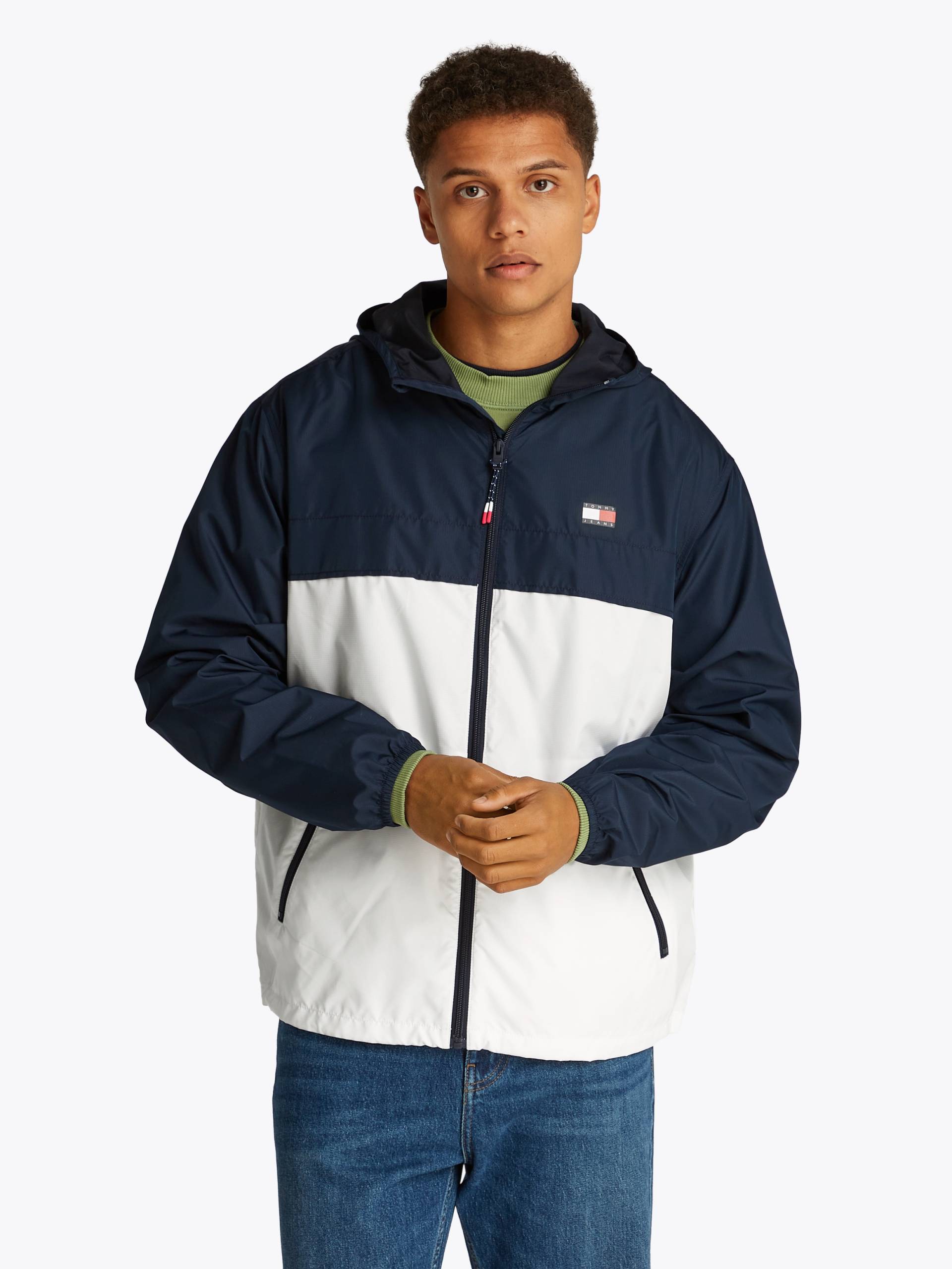 Tommy Jeans Outdoorjacke »TJM LW CHICAGO JACKET«, mit Kapuze, mit Logoprägung Tommy Jeans Outdoorjacke »TJM LW CHICAGO JACKET«, mit Kapuze, mit Logoprägung von TOMMY JEANS