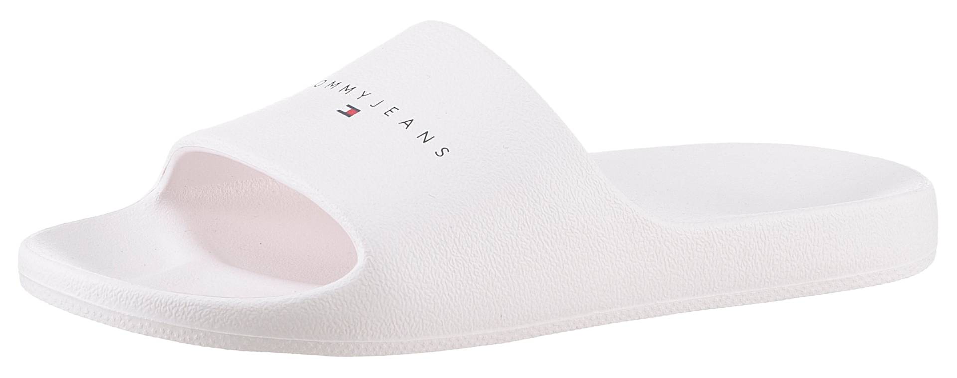 Tommy Jeans Pantolette »TJW PRINTED PU POOL SLIDE«, Plateau, Sommerschuh, Schlappen mit Logoschriftzug auf der Bandage Tommy Jeans Pantolette »TJW PRINTED PU POOL SLIDE«, Plateau, Sommerschuh, Schlappen mit Logoschriftzug auf der Bandage von TOMMY JEANS