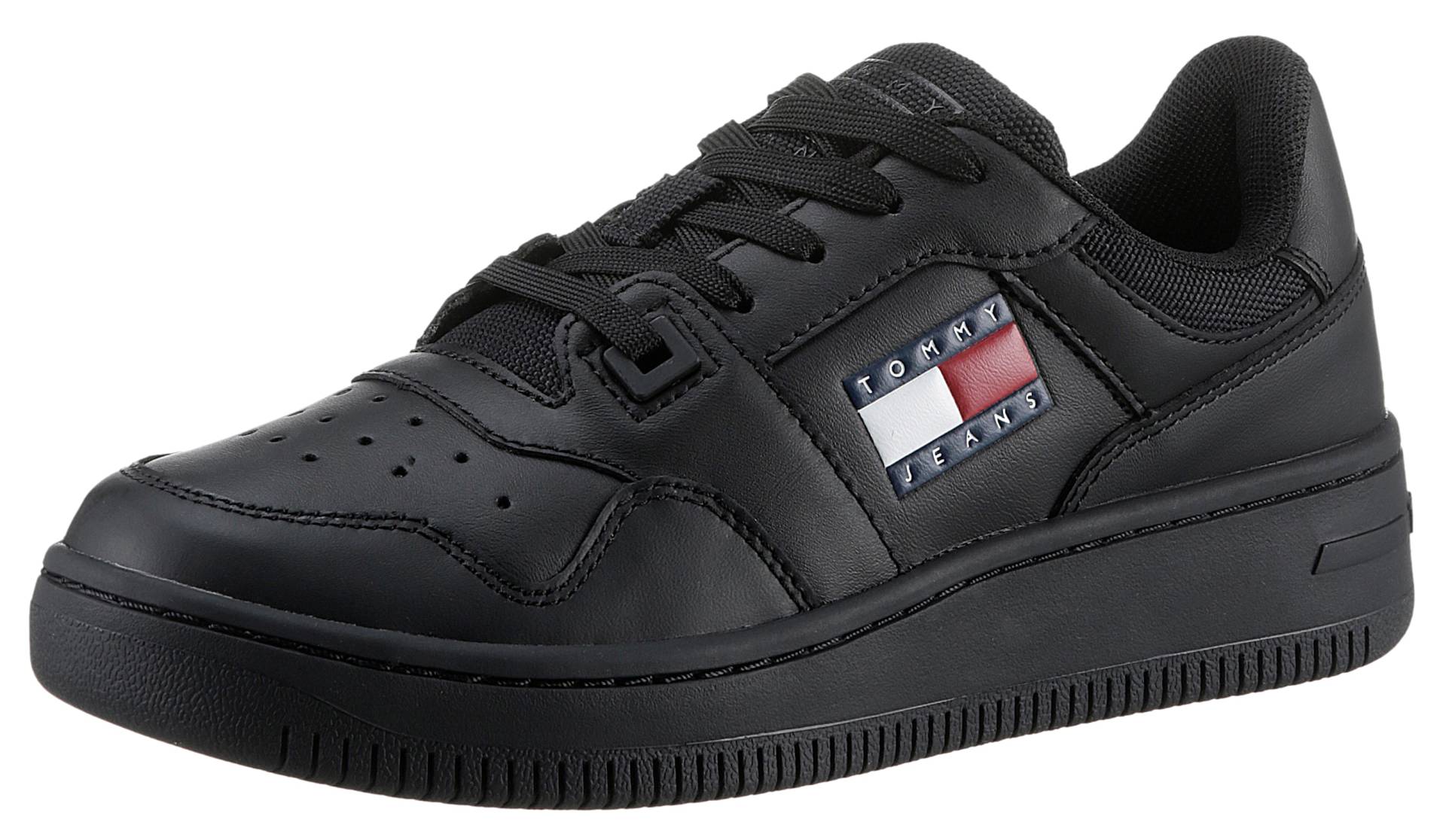 Tommy Jeans Plateausneaker »TJW RETRO BASKET ESS«, Freizeitschuh, Halbschuh, Schnürschuh mit seitlicher Logoflagge Tommy Jeans Plateausneaker »TJW RETRO BASKET ESS«, Freizeitschuh, Halbschuh, Schnürschuh mit seitlicher Logoflagge von TOMMY JEANS