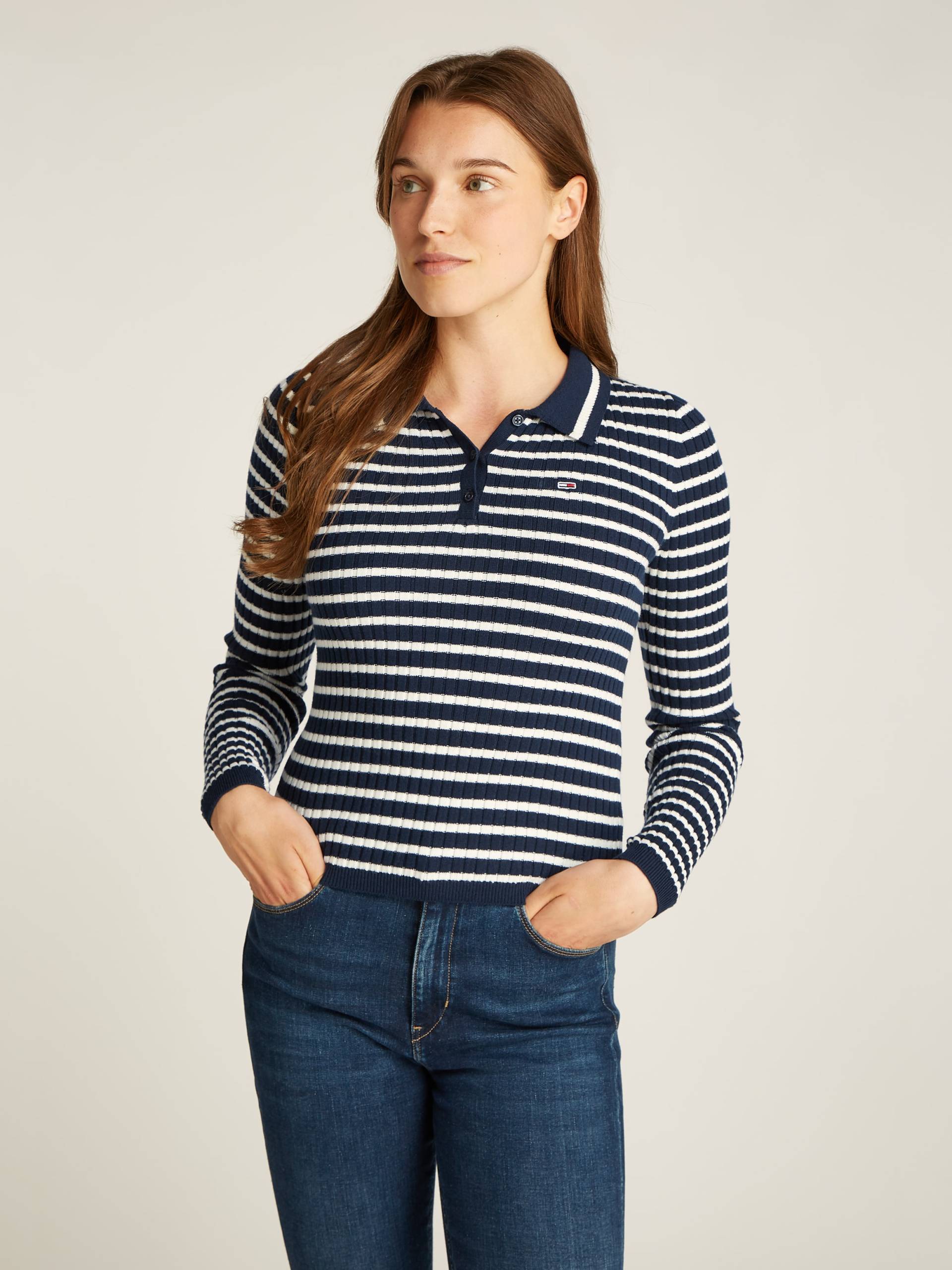 Tommy Jeans Polokragenpullover »TJW ESSENTIAL LS POLO SWEATER«, mit Logostickerei Tommy Jeans Polokragenpullover »TJW ESSENTIAL LS POLO SWEATER«, mit Logostickerei von TOMMY JEANS