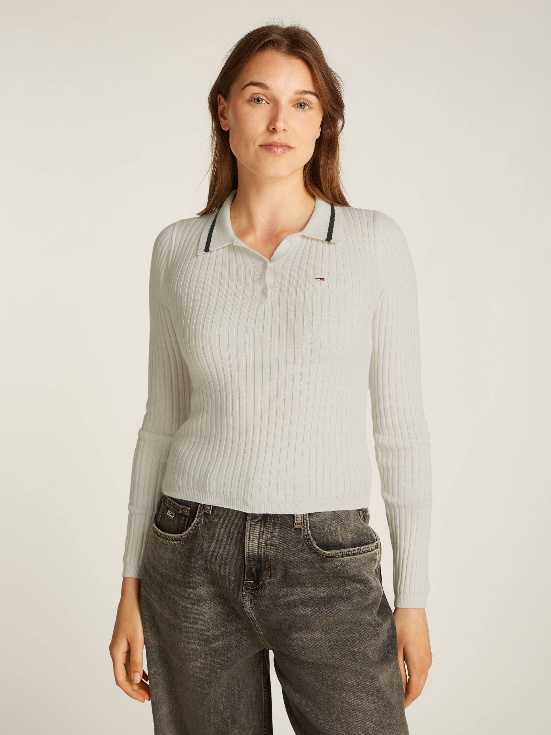 Tommy Jeans Polokragenpullover »TJW ESSENTIAL LS POLO SWEATER«, mit Logostickerei Tommy Jeans Polokragenpullover »TJW ESSENTIAL LS POLO SWEATER«, mit Logostickerei von TOMMY JEANS