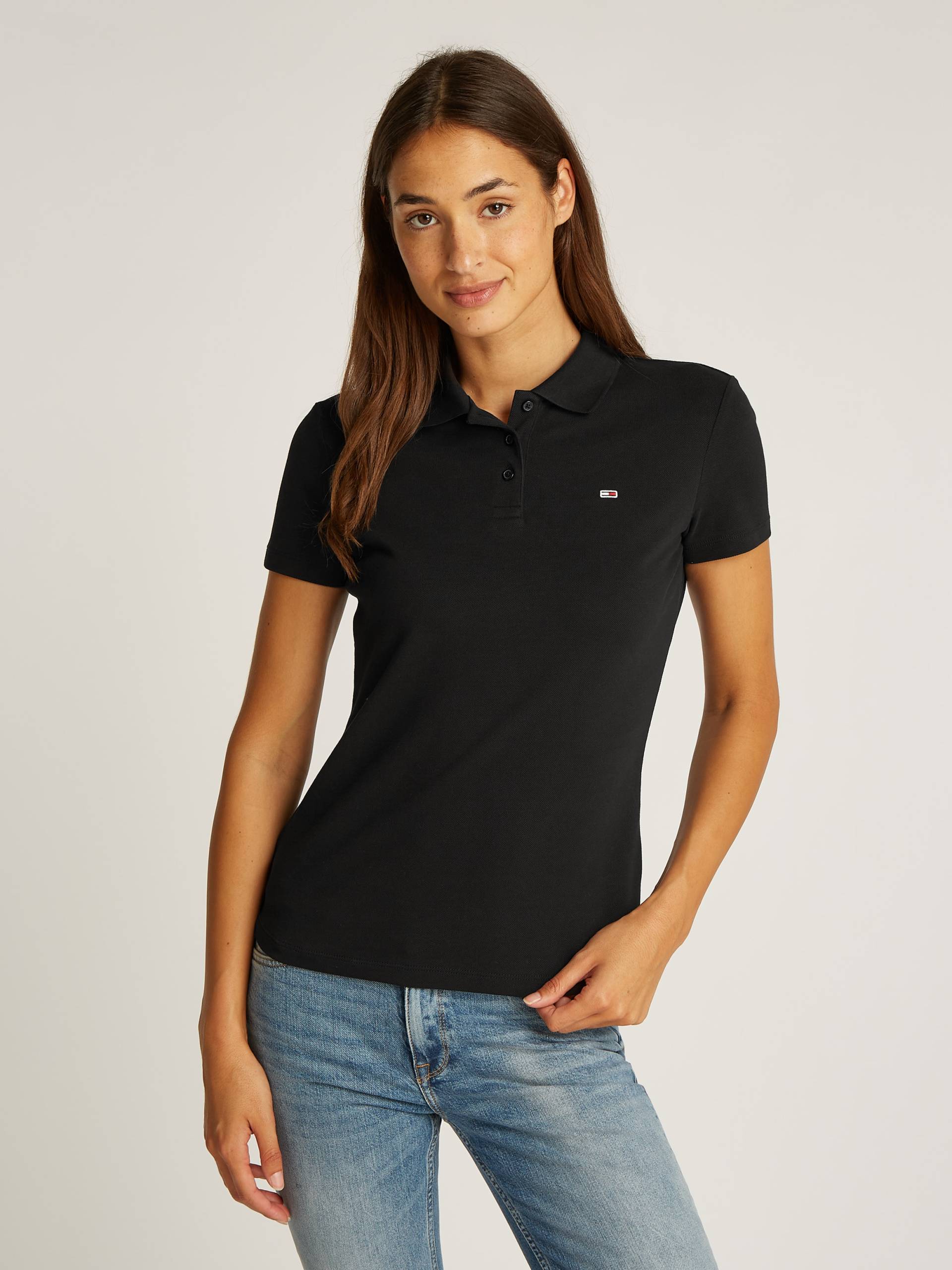 Tommy Jeans Poloshirt »TJW SLIM ESSENTIAL POLO SS«, mit Logostickerei Tommy Jeans Poloshirt »TJW SLIM ESSENTIAL POLO SS«, mit Logostickerei von TOMMY JEANS