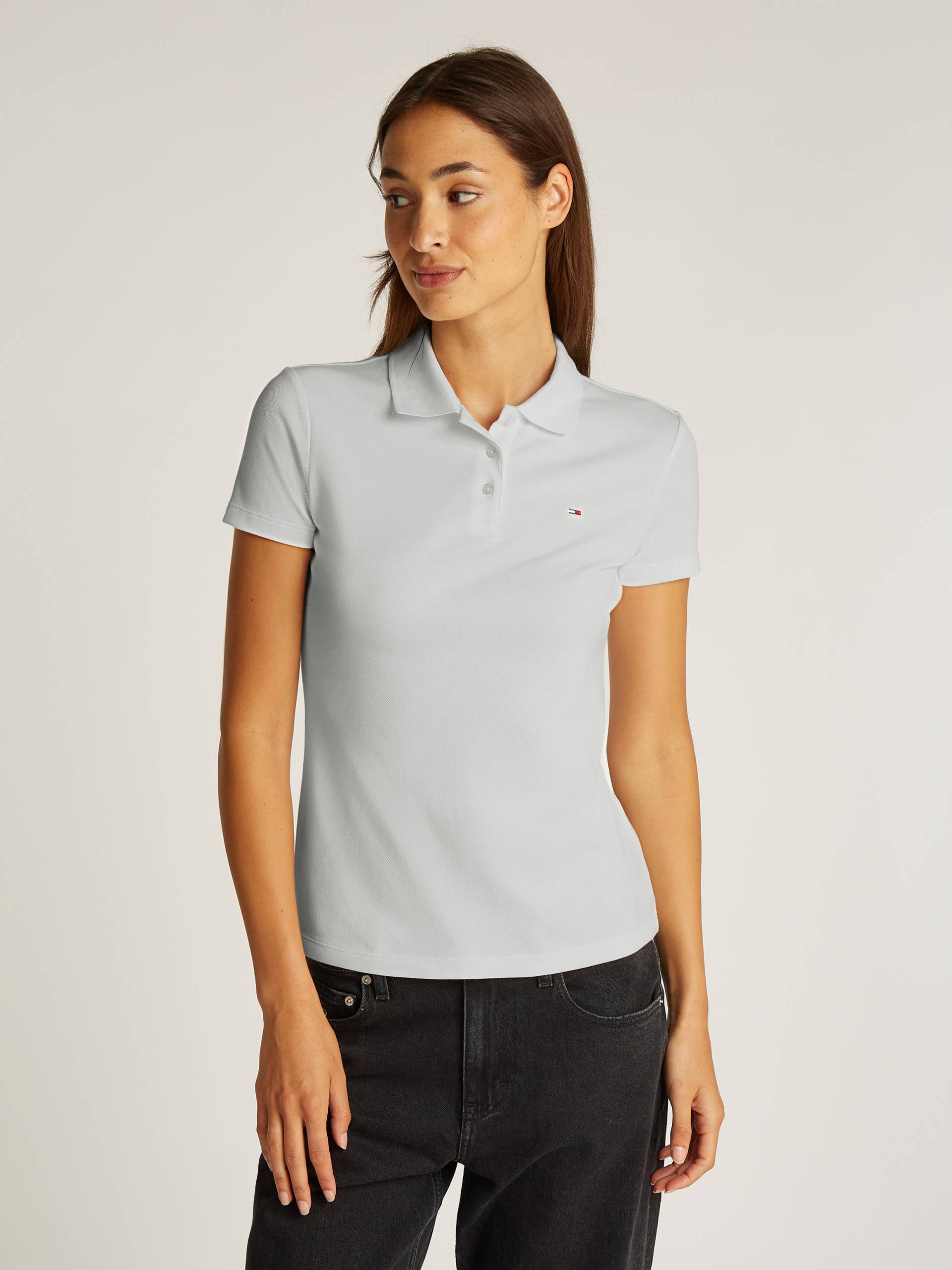 Tommy Jeans Poloshirt »TJW SLIM ESSENTIAL POLO SS«, mit Logostickerei Tommy Jeans Poloshirt »TJW SLIM ESSENTIAL POLO SS«, mit Logostickerei von TOMMY JEANS