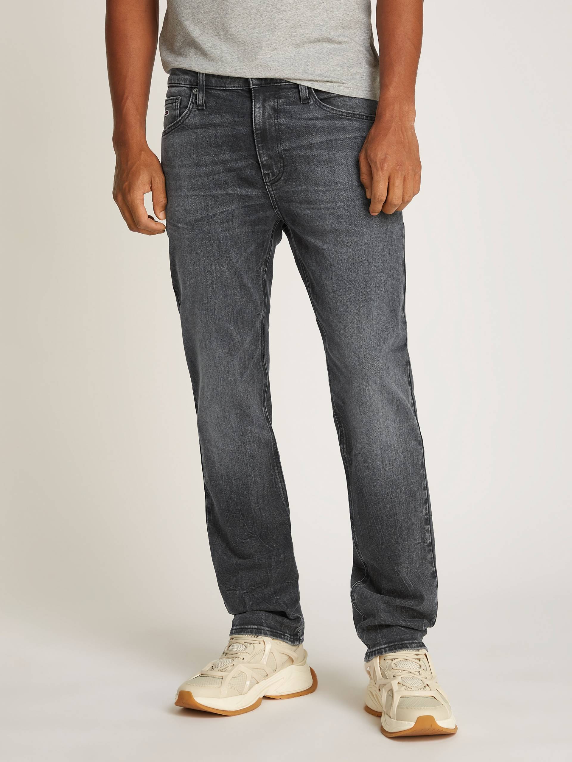 Tommy Jeans Slim-fit-Jeans »RYAN SLIM STRAIGHT«, mit Logoprägung von TOMMY JEANS