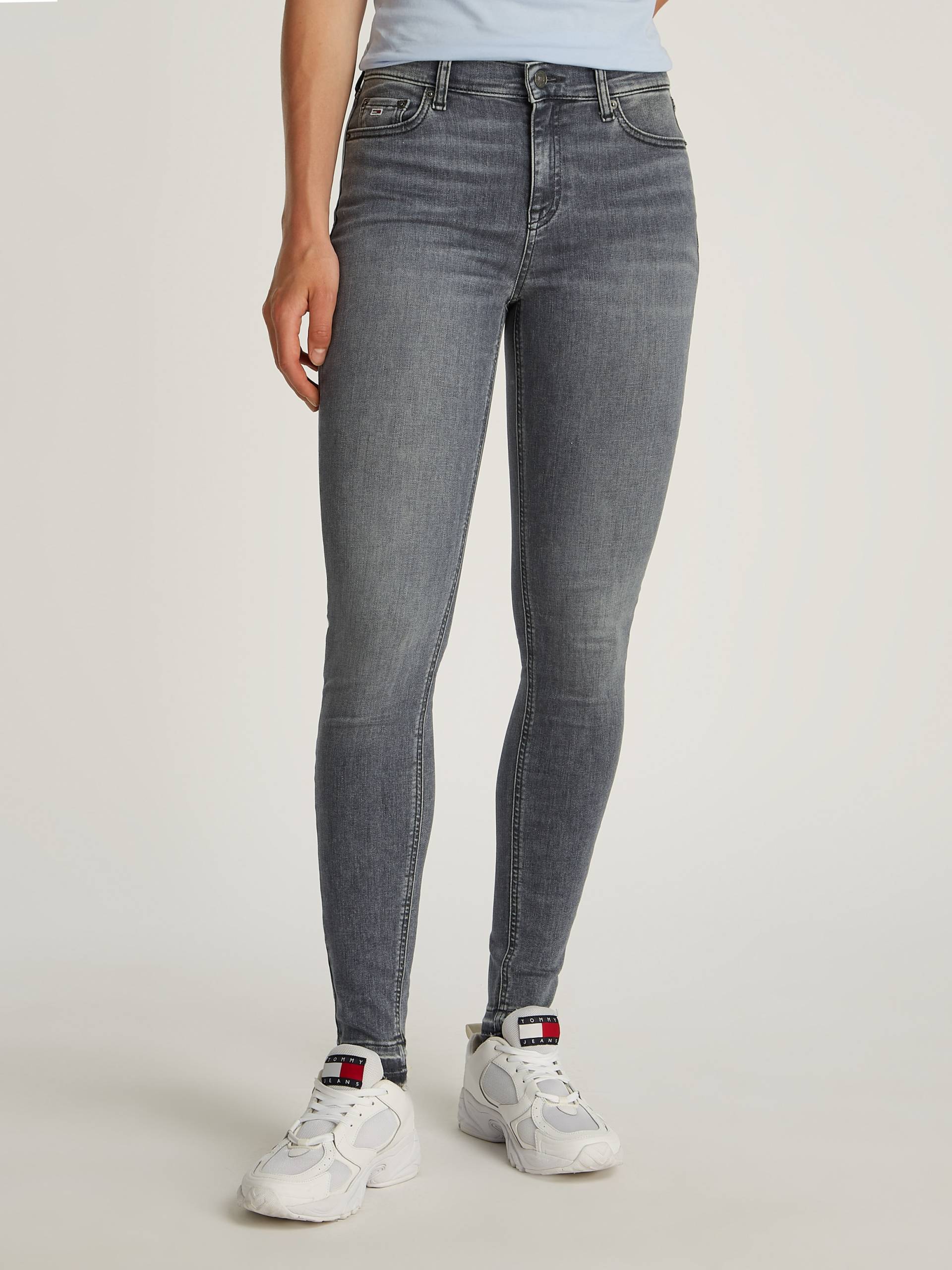 Tommy Jeans Skinny-fit-Jeans »Nora Mid Rise Skinny Fit«, mit Waschung, mit Logo-Badge Tommy Jeans Skinny-fit-Jeans »Nora Mid Rise Skinny Fit«, mit Waschung, mit Logo-Badge von TOMMY JEANS