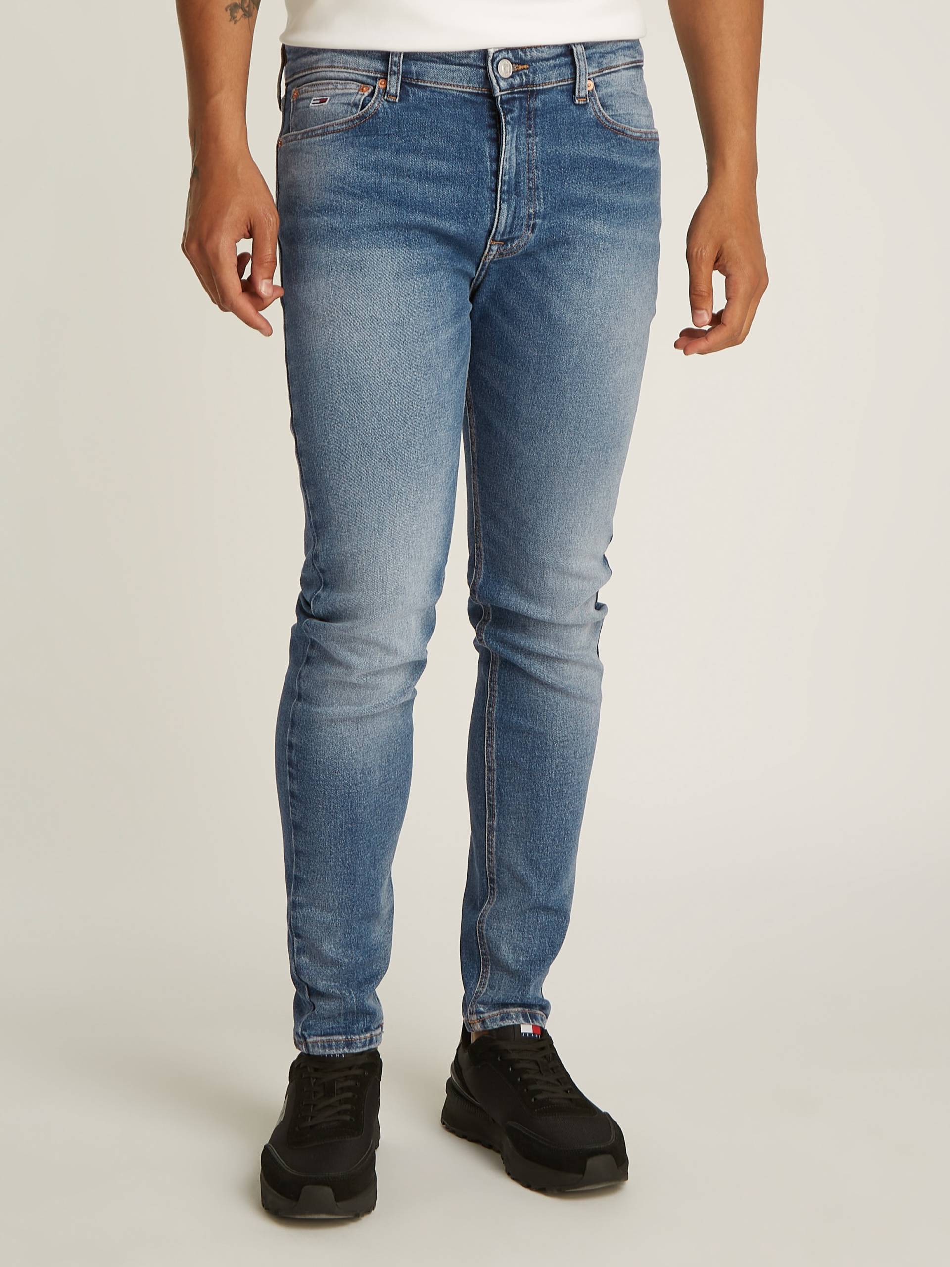 Tommy Jeans Skinny-fit-Jeans »Simon Skinny Jeans Slim«, mit Logostickereien Tommy Jeans Skinny-fit-Jeans »Simon Skinny Jeans Slim«, mit Logostickereien von TOMMY JEANS