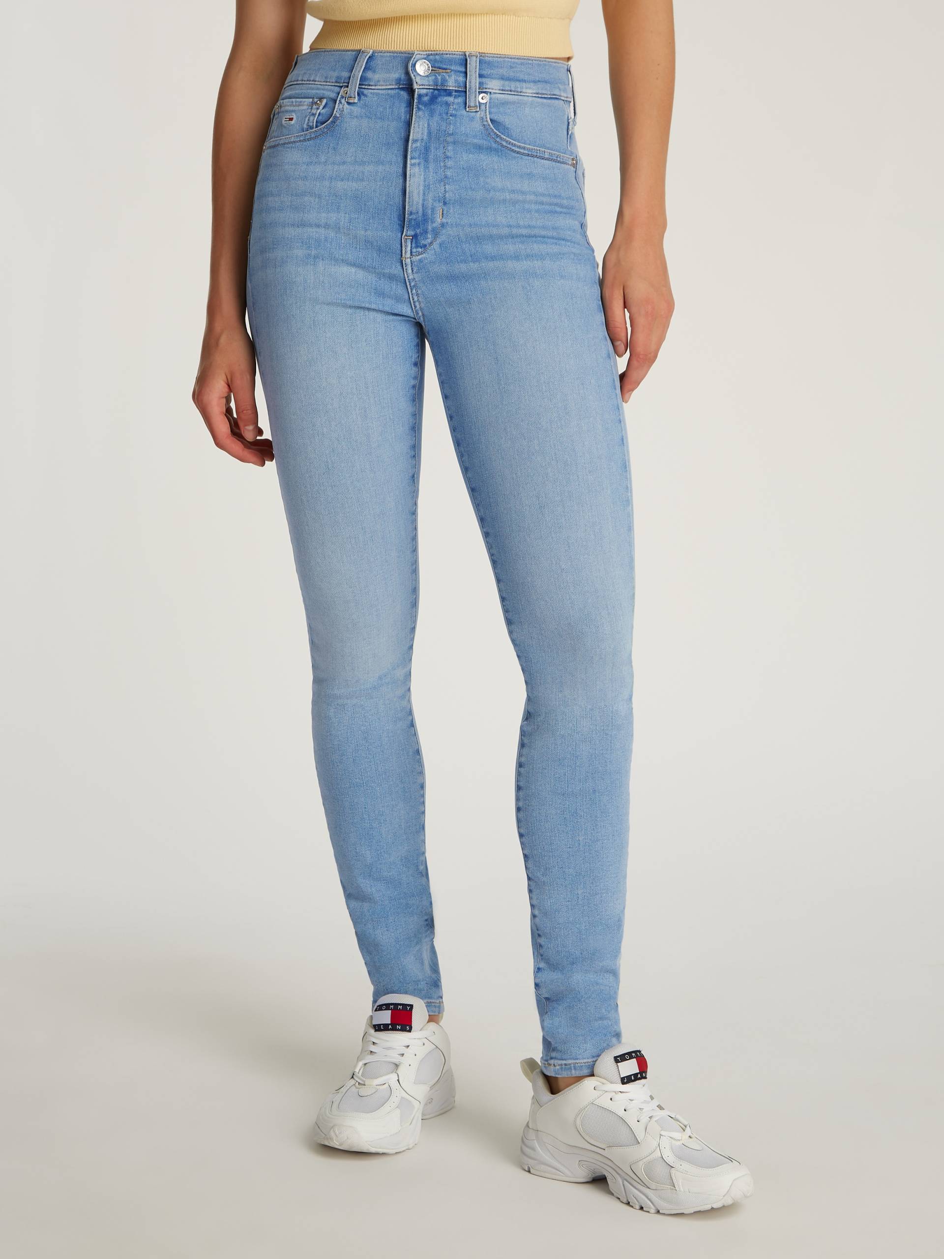 Tommy Jeans Skinny-fit-Jeans »Sylvia High Rise Skinny«, mit Logo-Badge Tommy Jeans Skinny-fit-Jeans »Sylvia High Rise Skinny«, mit Logo-Badge von TOMMY JEANS