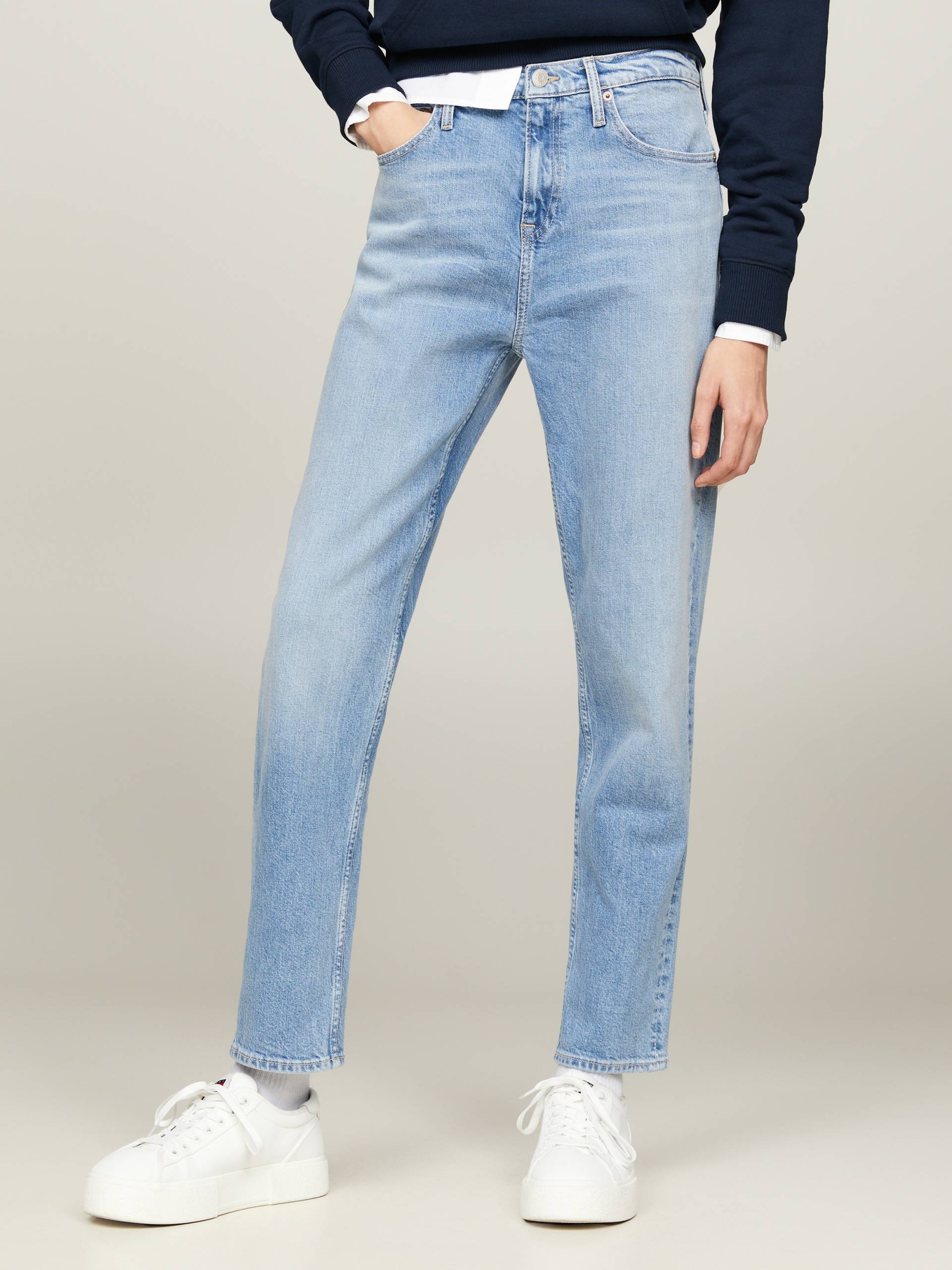 Tommy Jeans Slim-fit-Jeans »IZZIE HGH SL ANK BH5131«, mit Ledermarkenlabel Tommy Jeans Slim-fit-Jeans »IZZIE HGH SL ANK BH5131«, mit Ledermarkenlabel von TOMMY JEANS