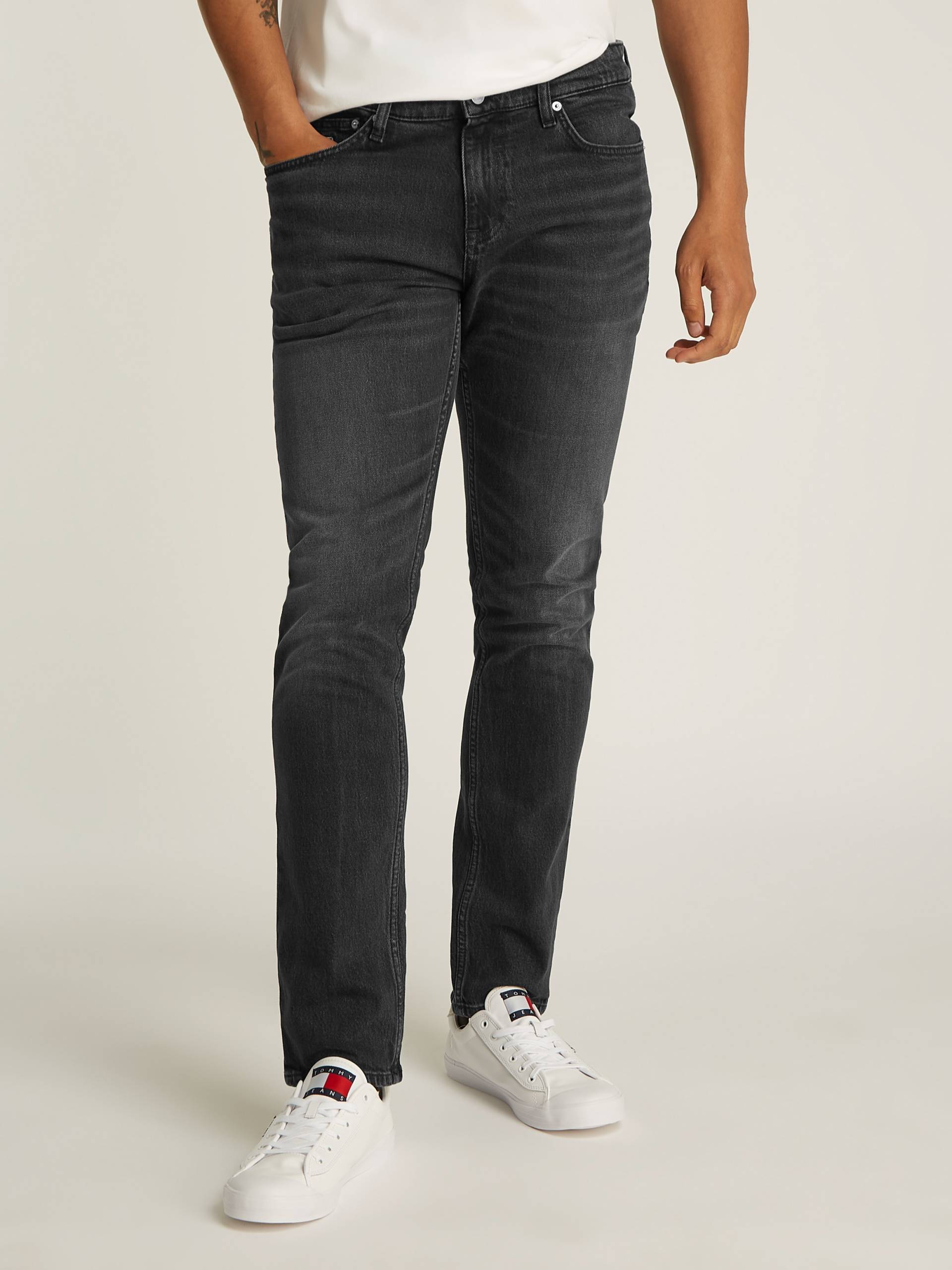 Tommy Jeans Slim-fit-Jeans »Scanton Slim Denim«, mit Logostickereien Tommy Jeans Slim-fit-Jeans »Scanton Slim Denim«, mit Logostickereien von TOMMY JEANS