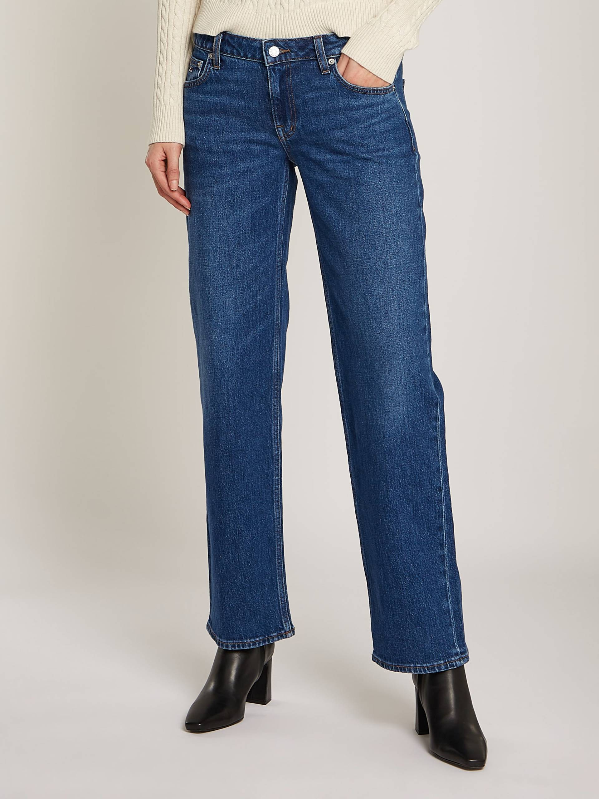 Tommy Jeans Straight-Jeans »SOPHIE LW STR CH0152«, mit Nieten Tommy Jeans Straight-Jeans »SOPHIE LW STR CH0152«, mit Nieten von TOMMY JEANS
