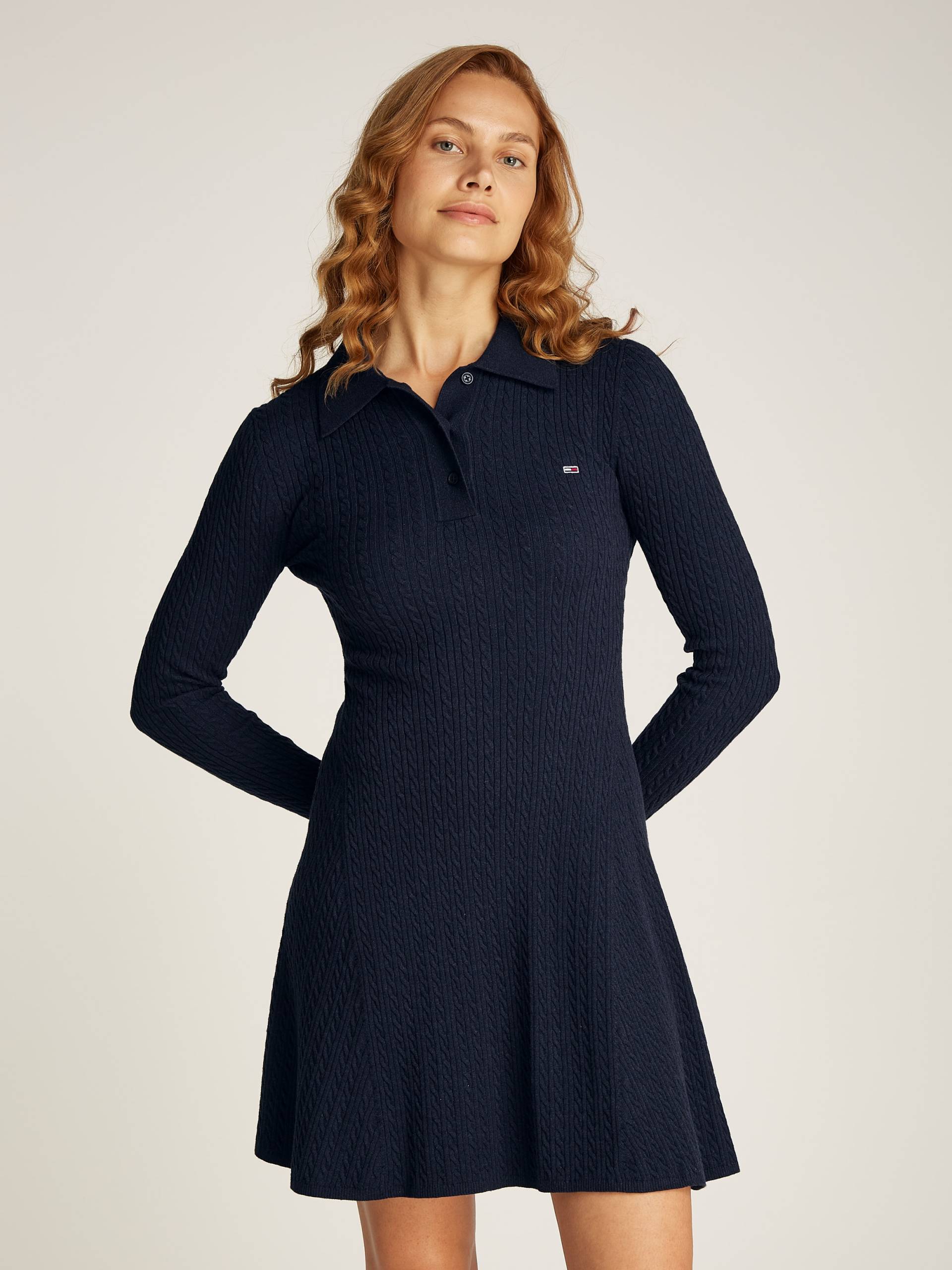 Tommy Jeans Strickkleid »TJW F&F POLO CABLE SWEATER DRESS«, mit kleinem Zopfmuster, Polokragen Tommy Jeans Strickkleid »TJW F&F POLO CABLE SWEATER DRESS«, mit kleinem Zopfmuster, Polokragen von TOMMY JEANS