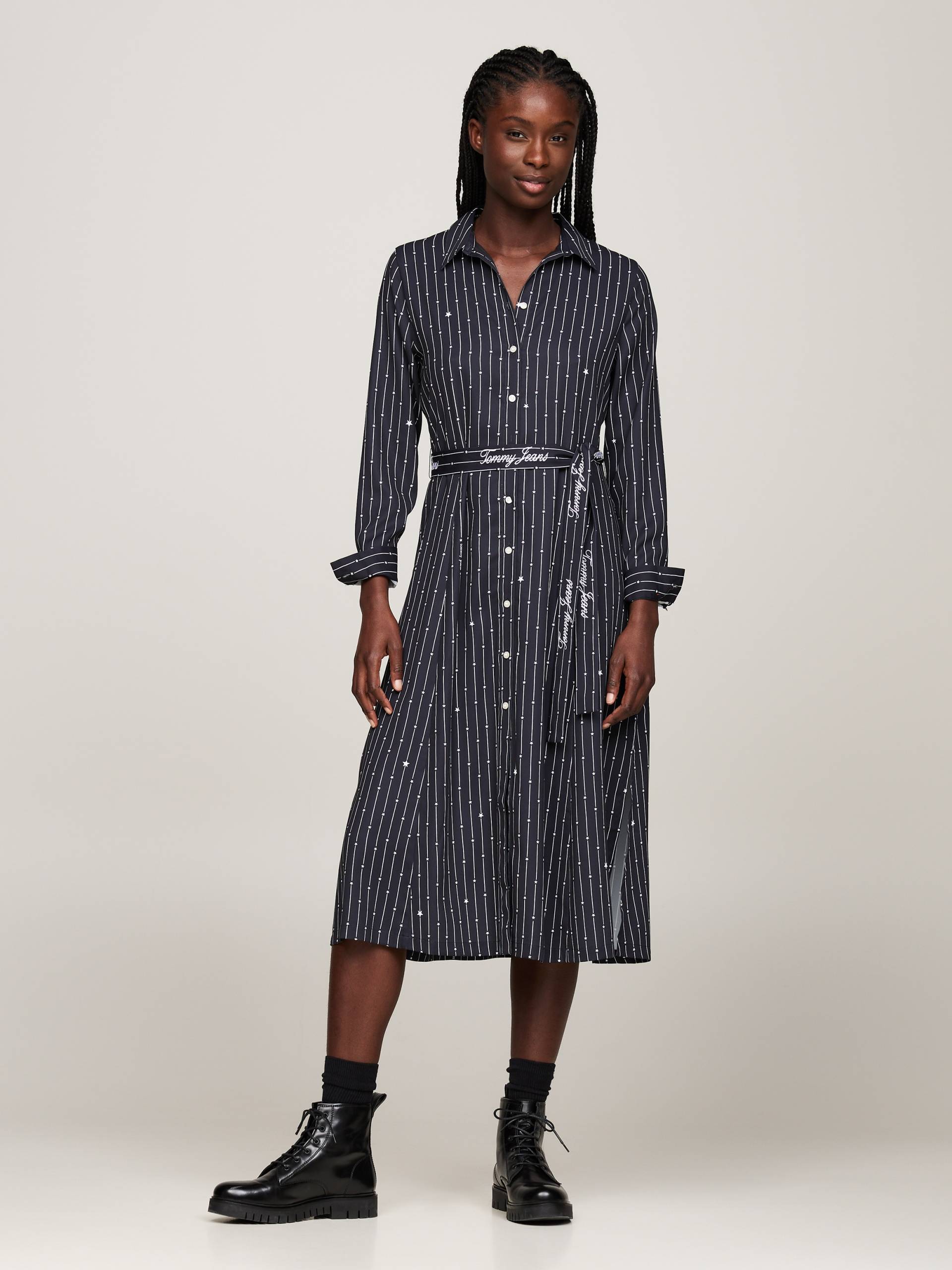 Tommy Jeans Strickkleid »TJW STRDST BELTED MIDI DRESS EXT«, mit Gürtel, Streifen-Muster Tommy Jeans Strickkleid »TJW STRDST BELTED MIDI DRESS EXT«, mit Gürtel, Streifen-Muster von TOMMY JEANS