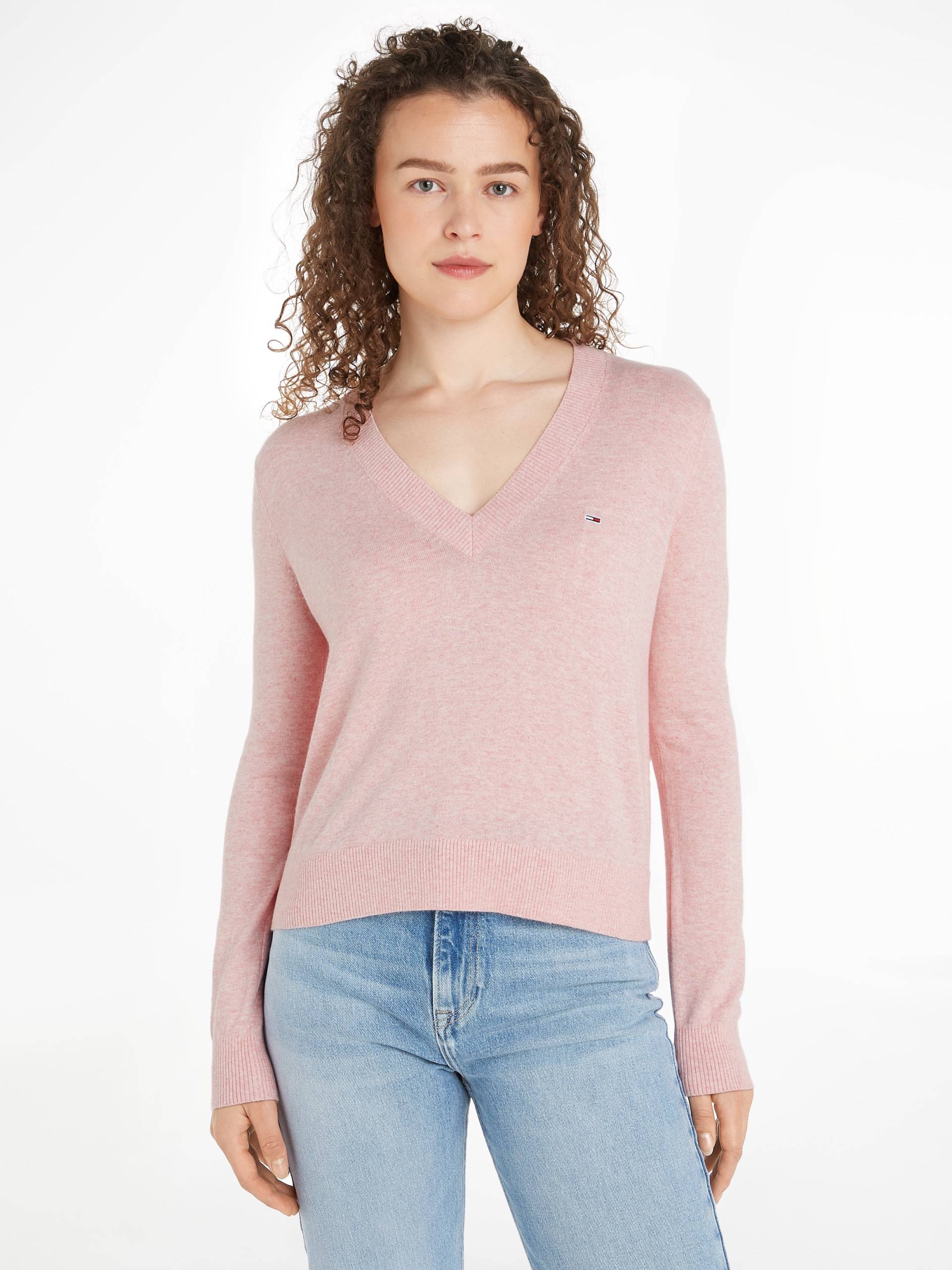 Tommy Jeans Strickpullover »TJW ESSENTIAL VNECK SWEATER EXT«, mit Logostickerei Tommy Jeans Strickpullover »TJW ESSENTIAL VNECK SWEATER EXT«, mit Logostickerei von TOMMY JEANS