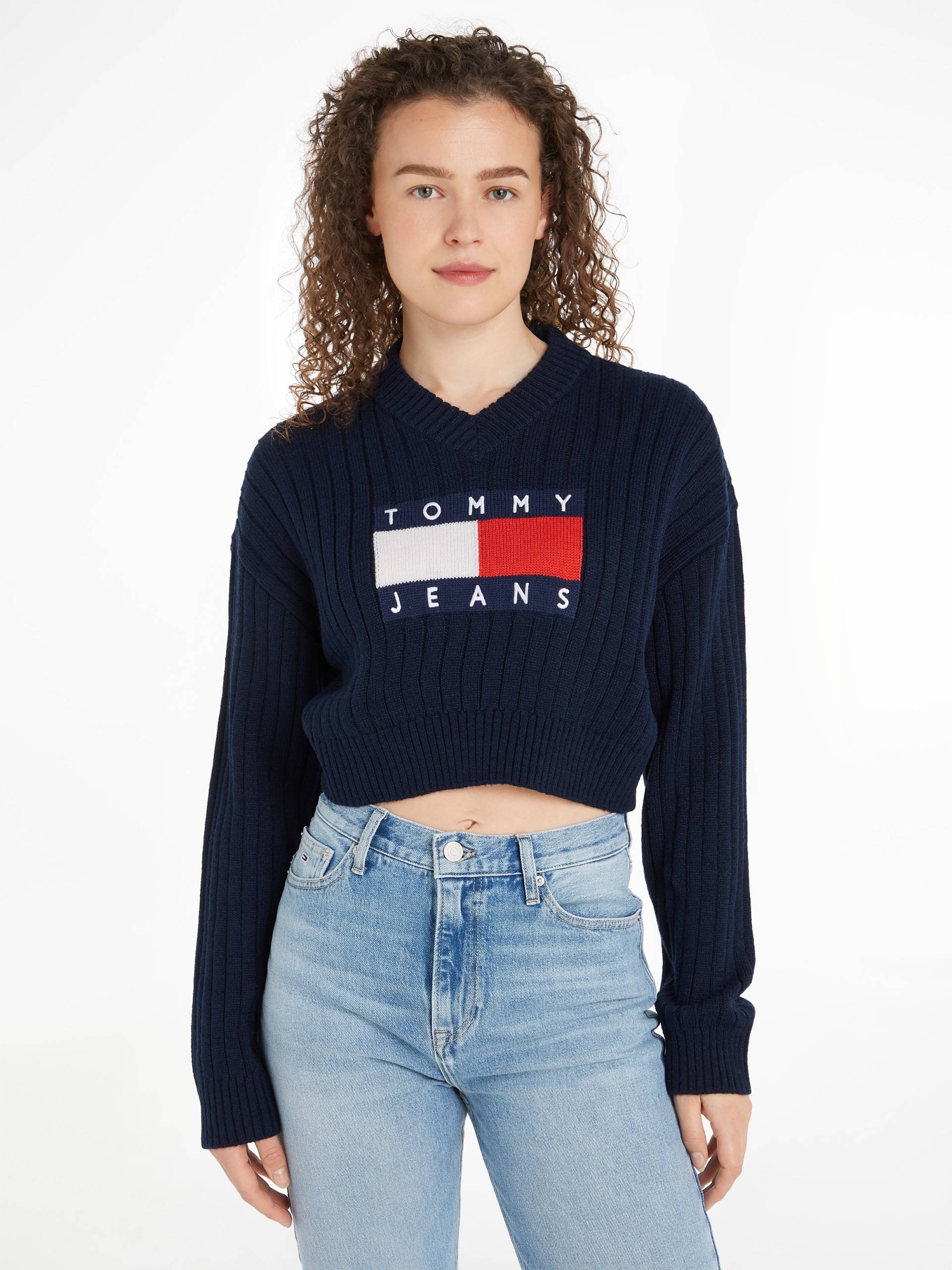 Tommy Jeans Strickpullover »TJW VNCK CENTER FLAG SWEATER EXT«, mit Tommy Jeans Center Logo-Flag Tommy Jeans Strickpullover »TJW VNCK CENTER FLAG SWEATER EXT«, mit Tommy Jeans Center Logo-Flag von TOMMY JEANS