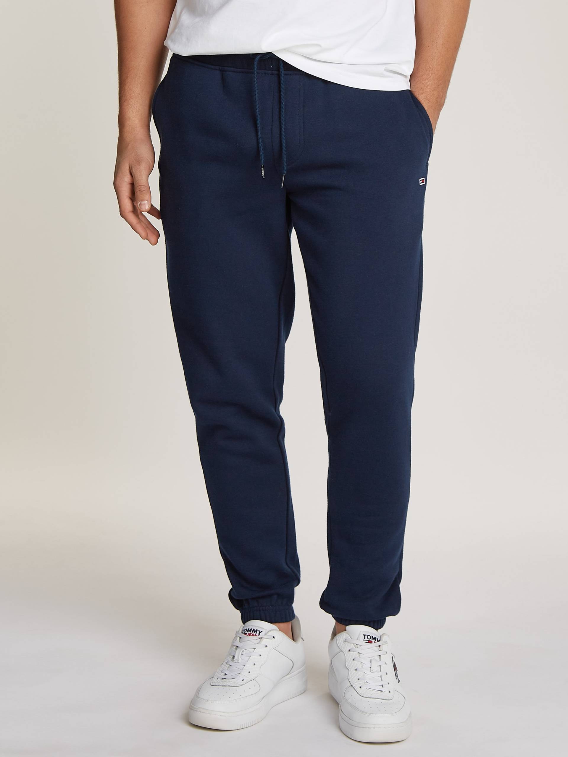 Tommy Jeans Sweathose »TJM SLIM S FLAG SWEATPANT«, Mit Kordelzug von TOMMY JEANS