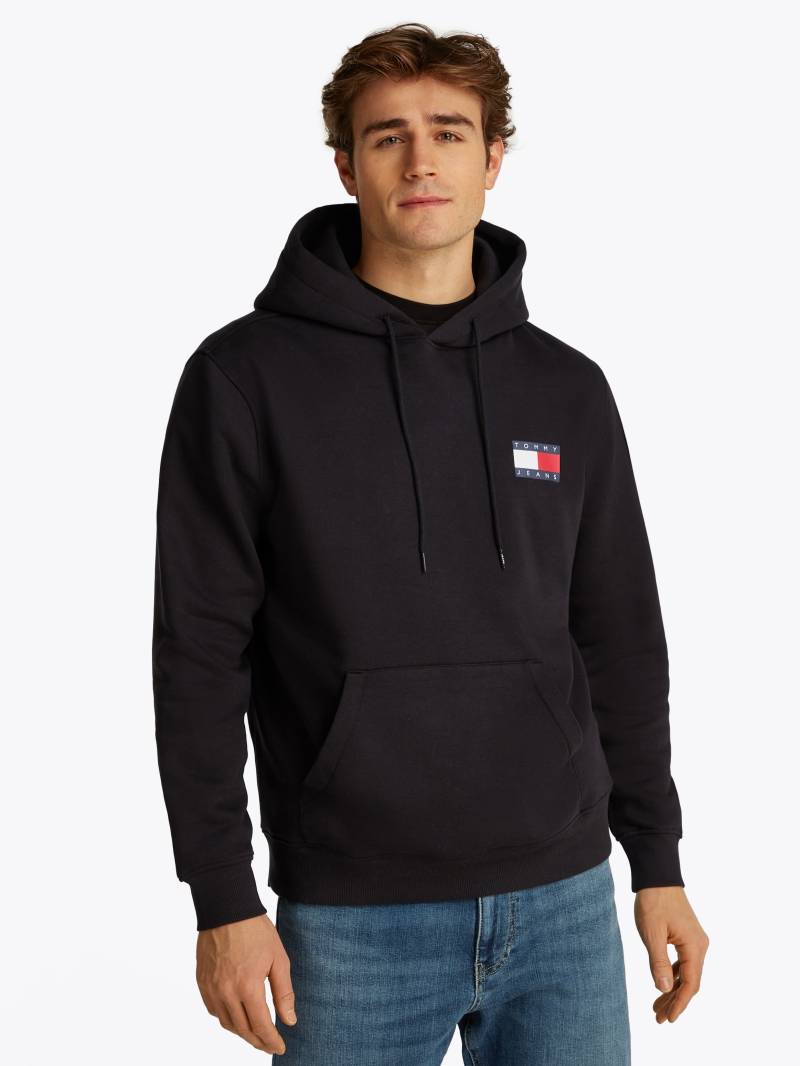 Tommy Jeans Sweatshirt »TJM REG ESSENTIAL FLAG HOOD EXT«, mit bedruckten Markenlogo auf Brusthöhe von TOMMY JEANS