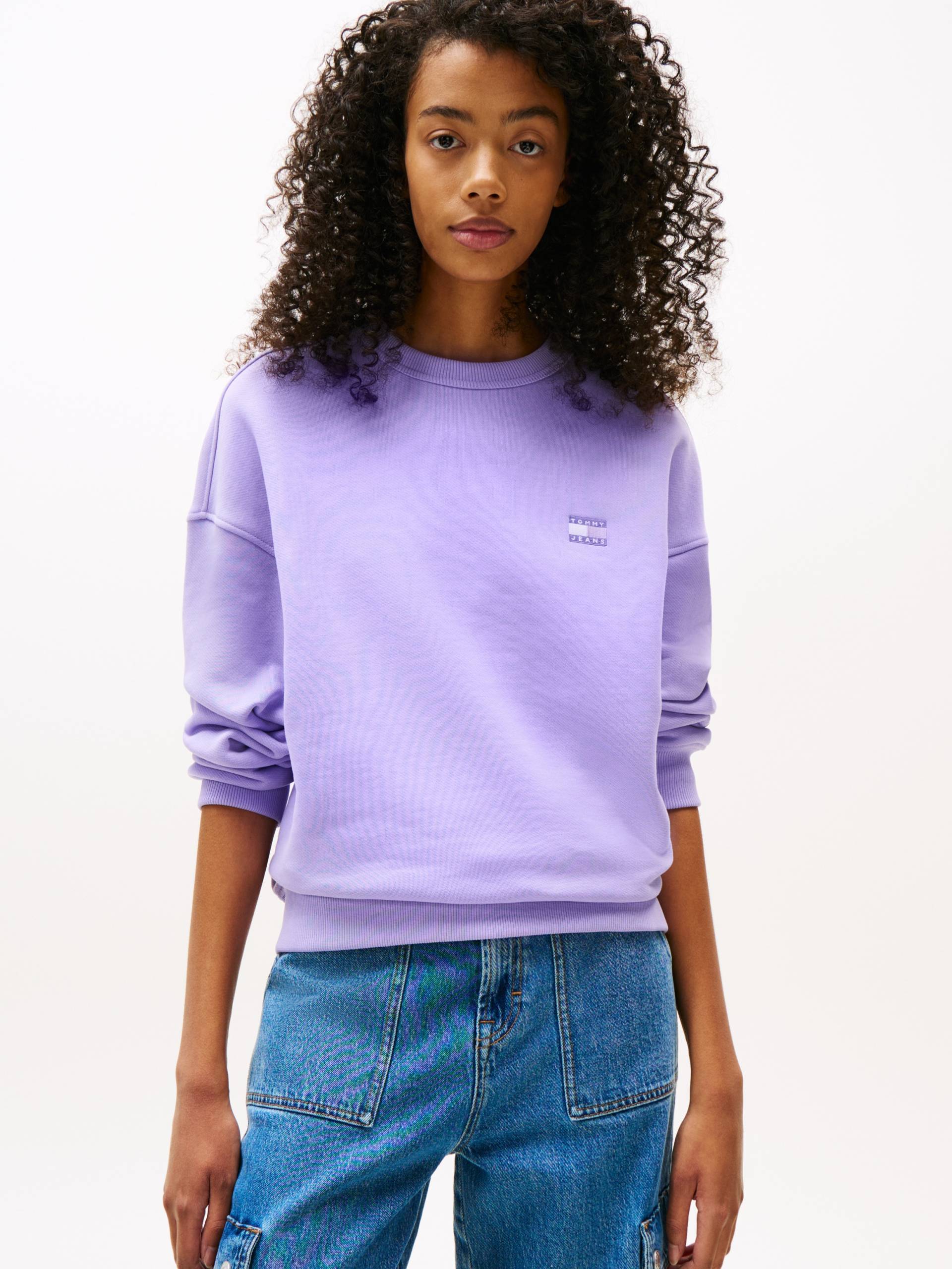 Tommy Jeans Sweatshirt »TJW BXY BADGE CREW«, mit Logo-Badge Tommy Jeans Sweatshirt »TJW BXY BADGE CREW«, mit Logo-Badge von TOMMY JEANS