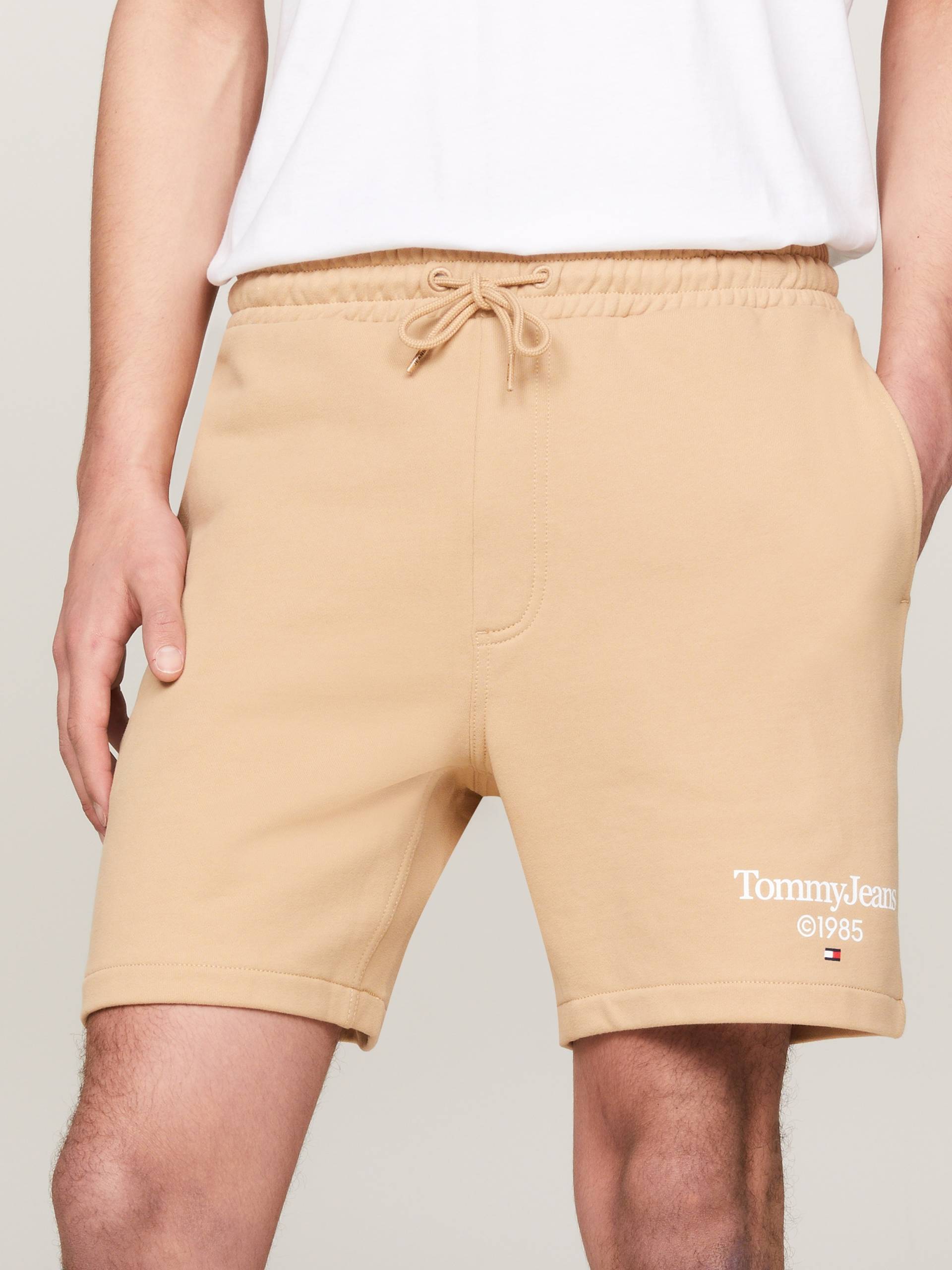 Tommy Jeans Sweatshorts »TJM ENTRY GRAPHIC SHORT EXT« von TOMMY JEANS