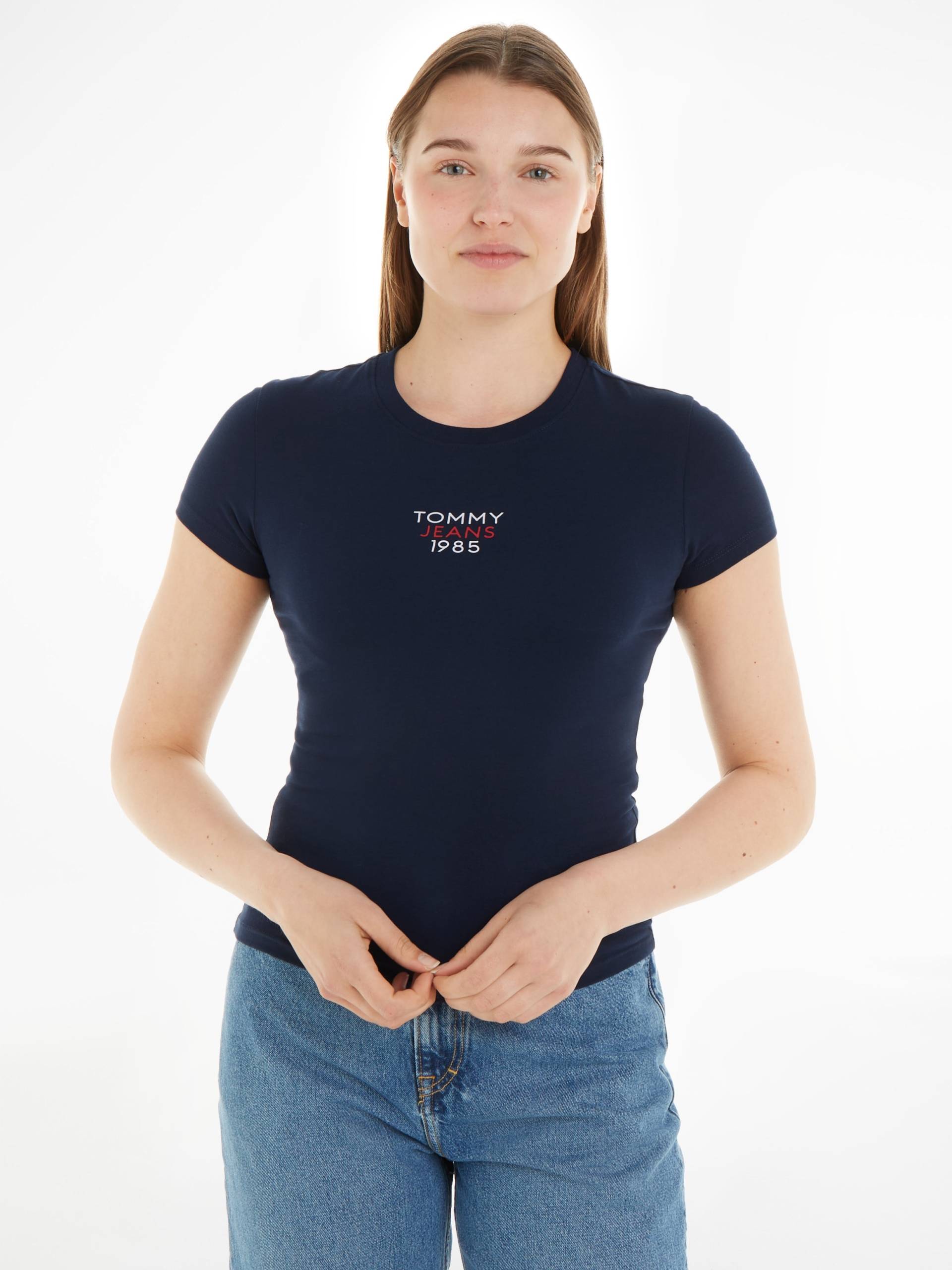 Tommy Jeans T-Shirt »Slim Essential Logo«, Kurzarm Rundhals Jersey T Shirt mit Logo Druck Print, Baumwoll Mix Tommy Jeans T-Shirt »Slim Essential Logo«, Kurzarm Rundhals Jersey T Shirt mit Logo Druck Print, Baumwoll Mix von TOMMY JEANS
